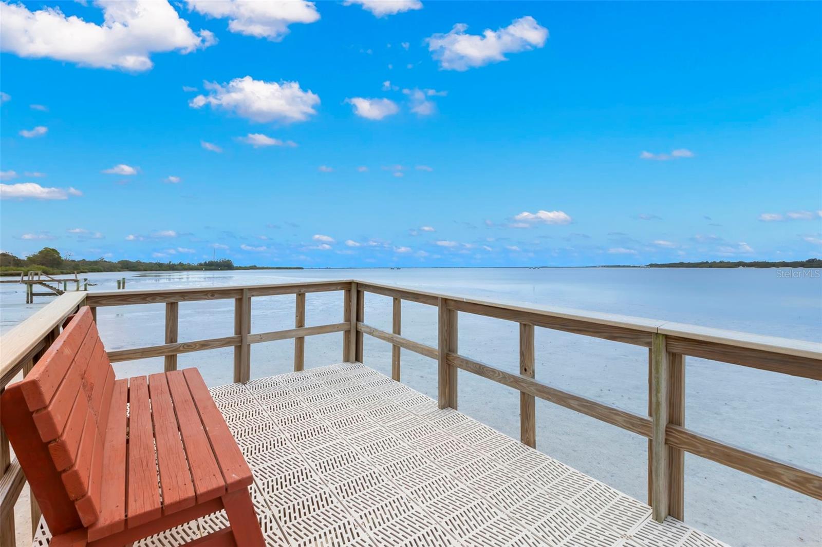 736 SHORE DR E, OLDSMAR, FL, 34677