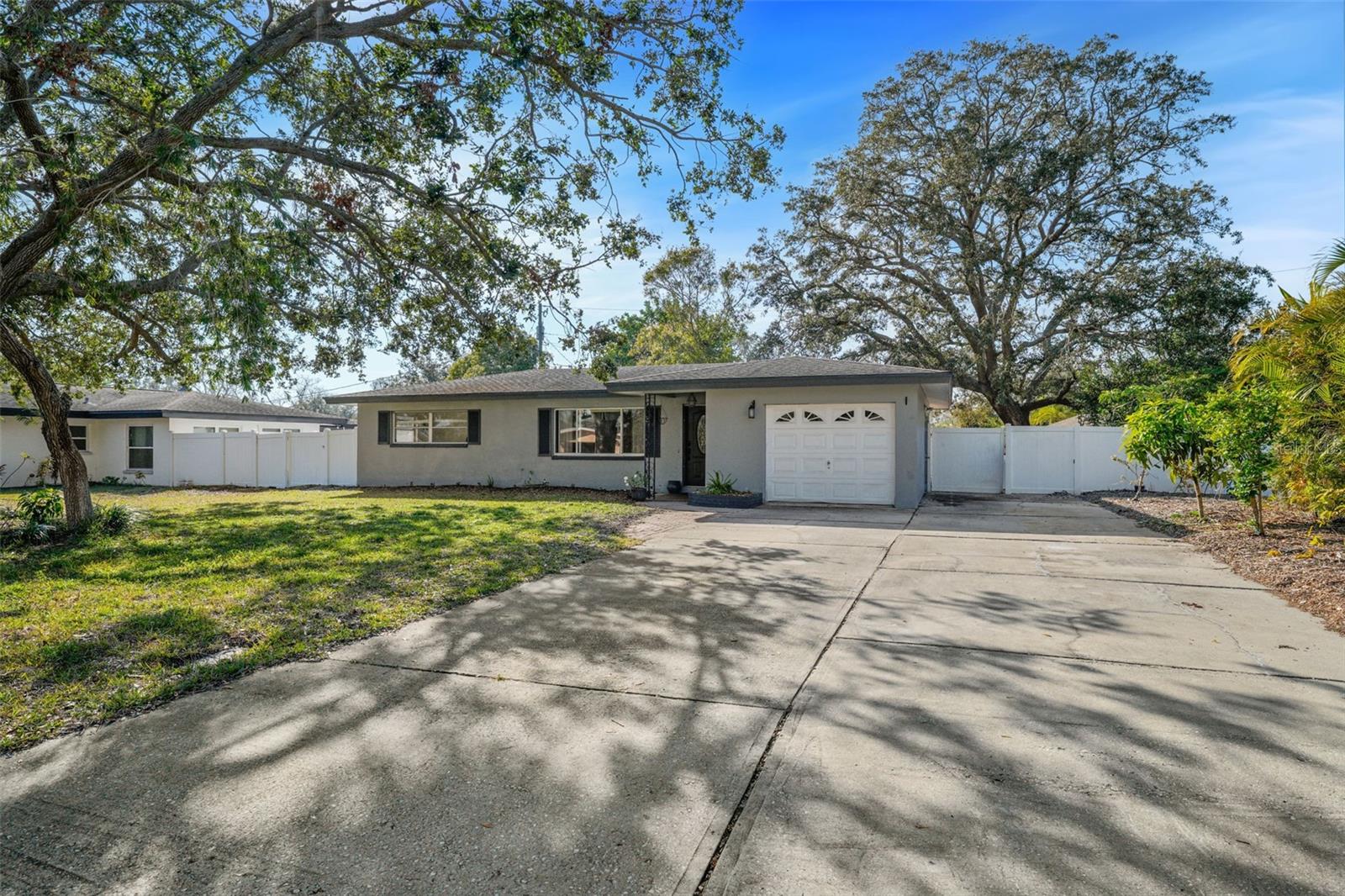 1720 HAMPTON LN, CLEARWATER, FL, 33756