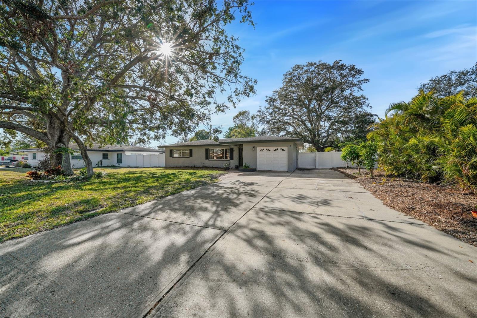1720 HAMPTON LN, CLEARWATER, FL, 33756