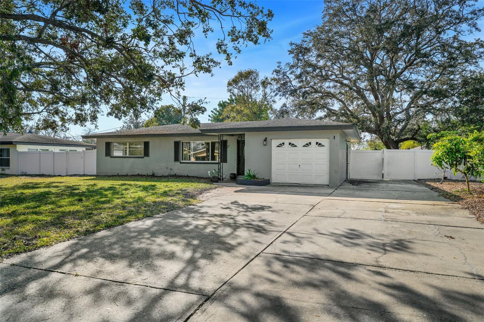 1720 HAMPTON LN, CLEARWATER, FL, 33756