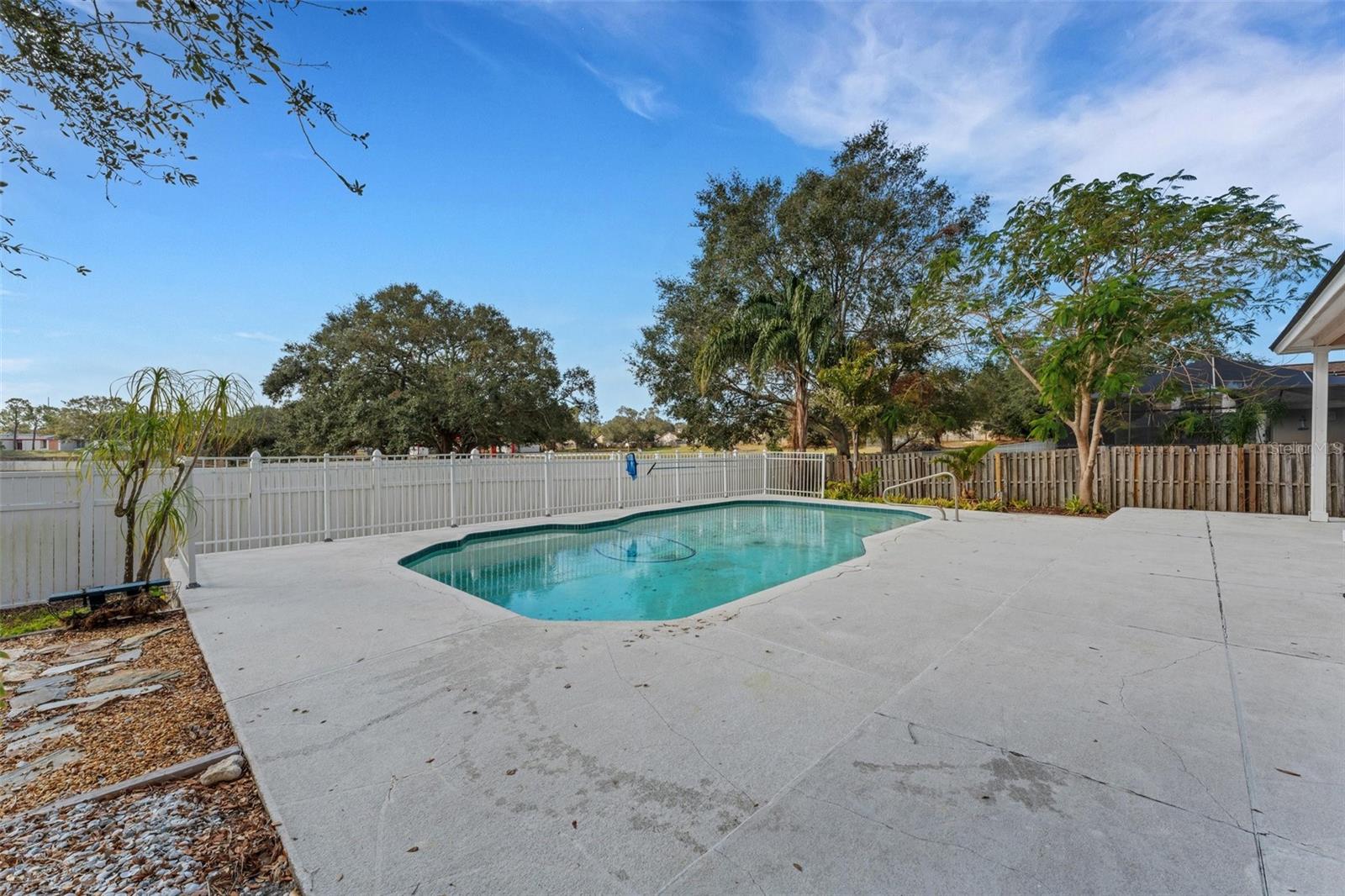 2826 KAVALIER DR, PALM HARBOR, FL, 34684