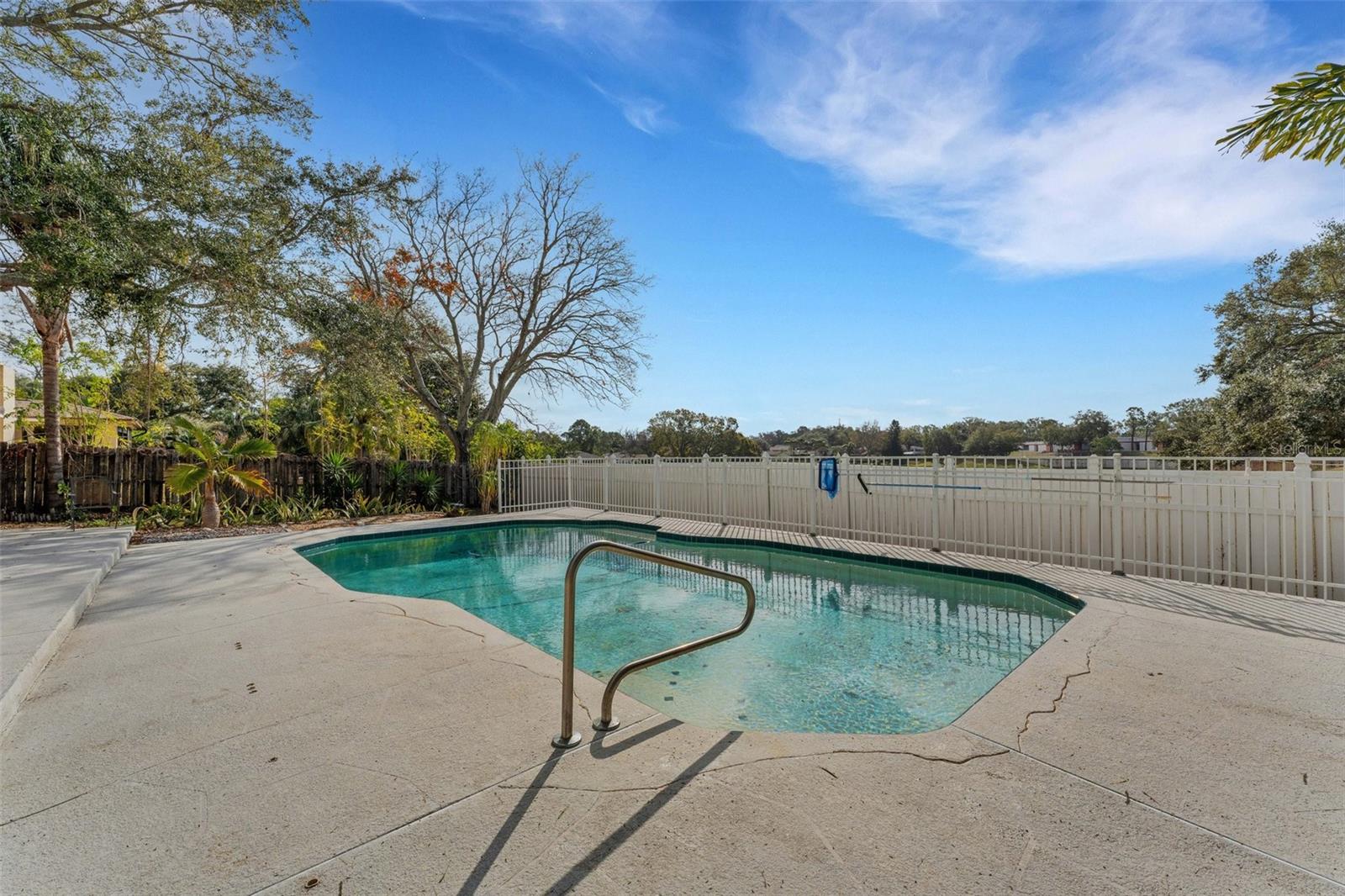 2826 KAVALIER DR, PALM HARBOR, FL, 34684