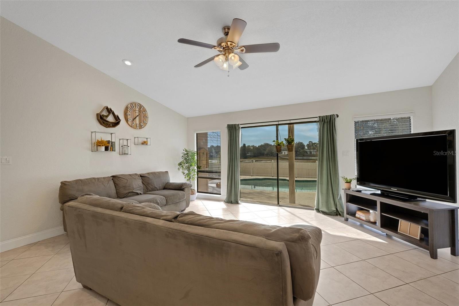 2826 KAVALIER DR, PALM HARBOR, FL, 34684
