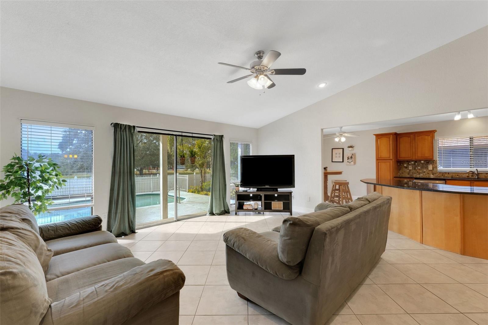 2826 KAVALIER DR, PALM HARBOR, FL, 34684