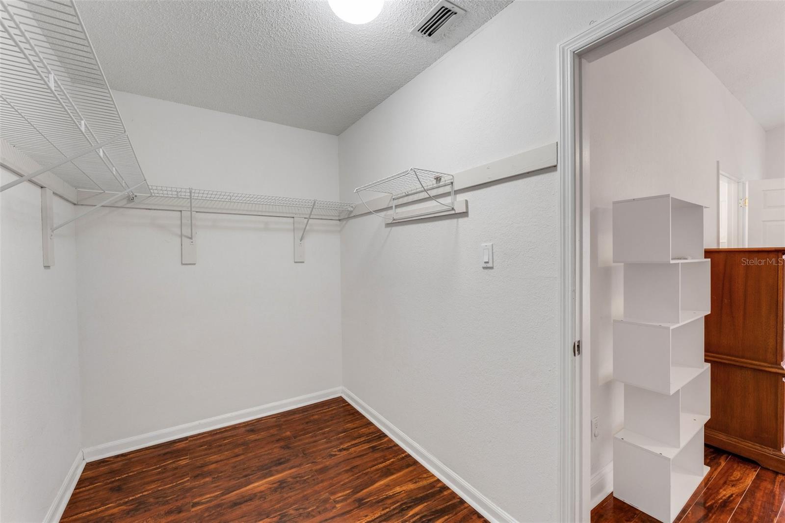 2826 KAVALIER DR, PALM HARBOR, FL, 34684