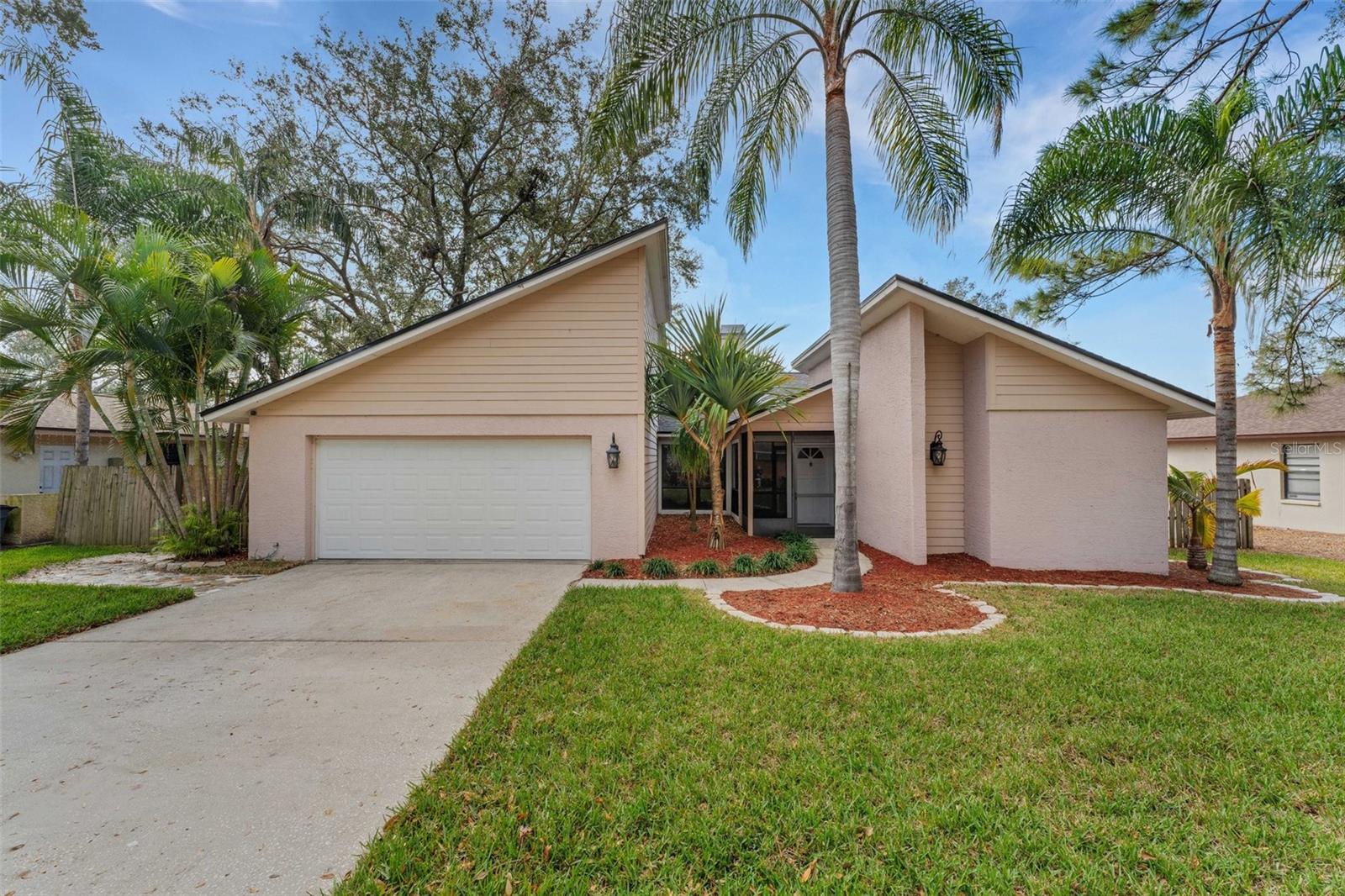 2826 KAVALIER DR, PALM HARBOR, FL, 34684