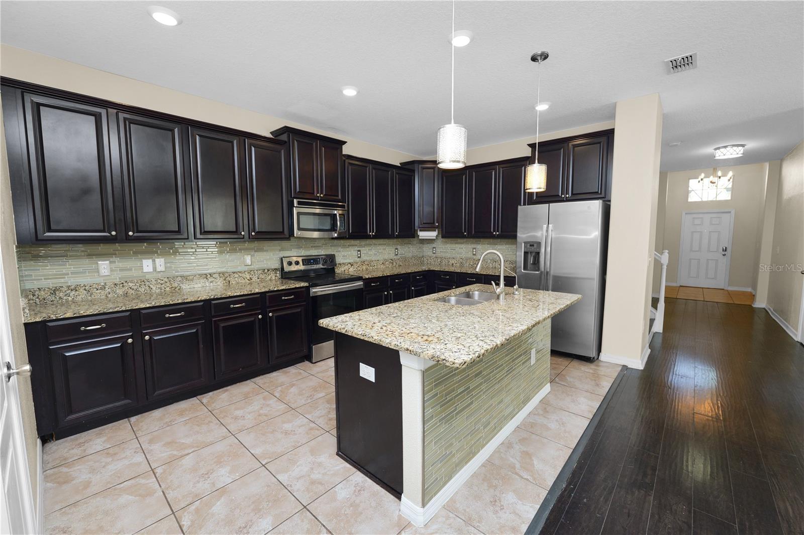 18398 AYLESBURY LN, LAND O LAKES, FL, 34638