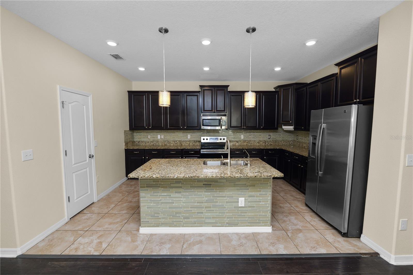 18398 AYLESBURY LN, LAND O LAKES, FL, 34638