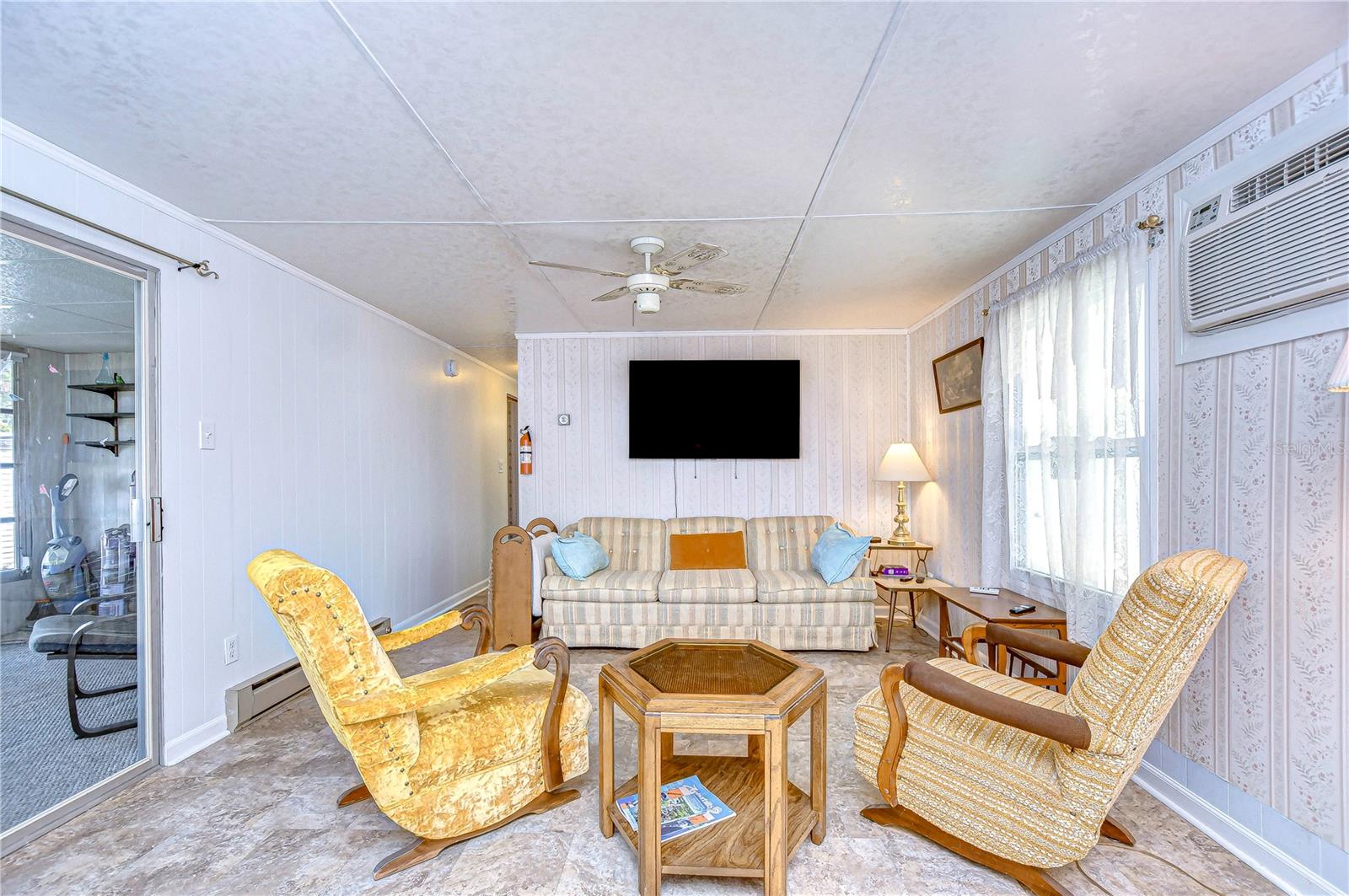 37418 HAMMOND DR, ZEPHYRHILLS, FL, 33541