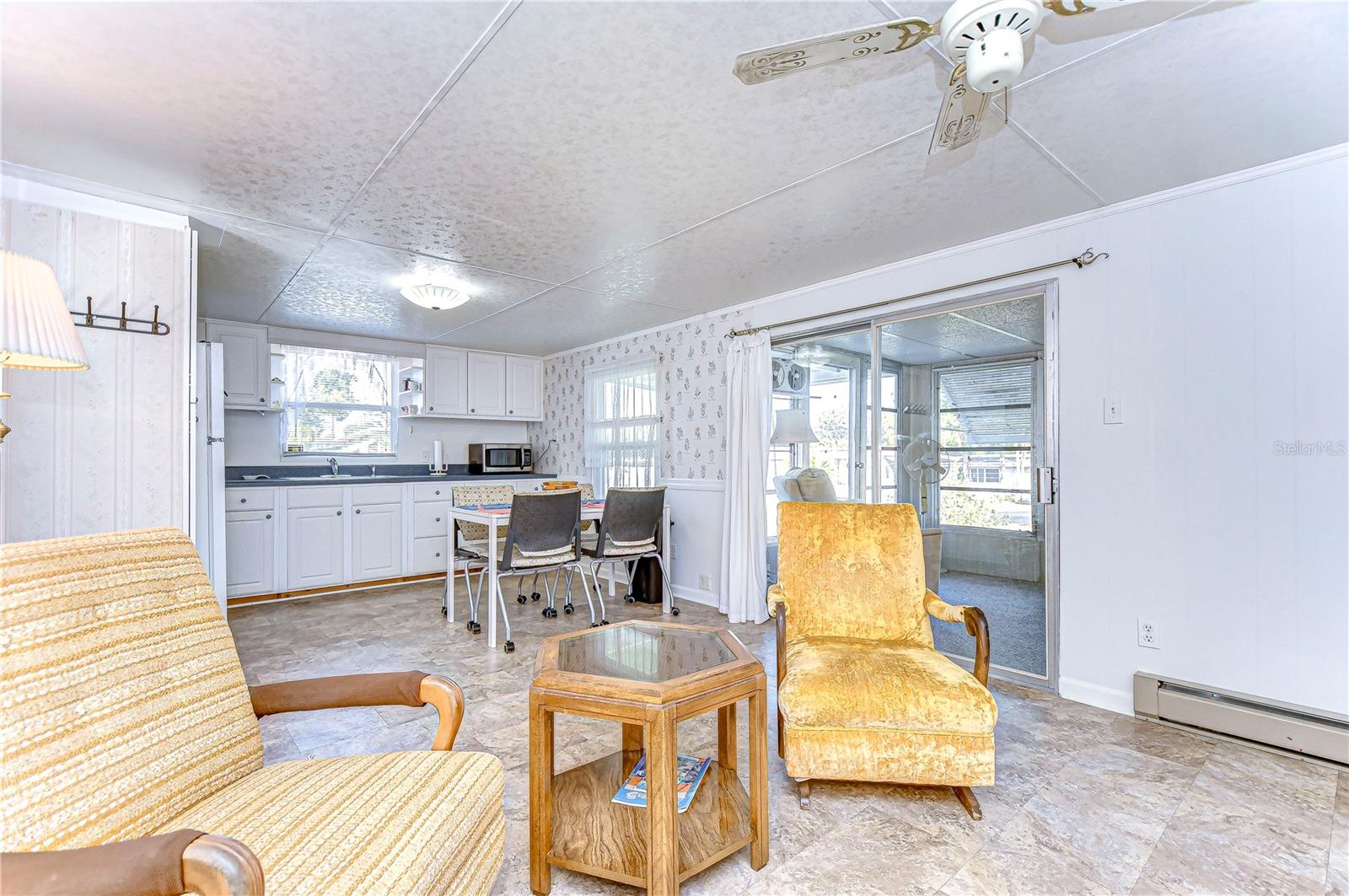 37418 HAMMOND DR, ZEPHYRHILLS, FL, 33541