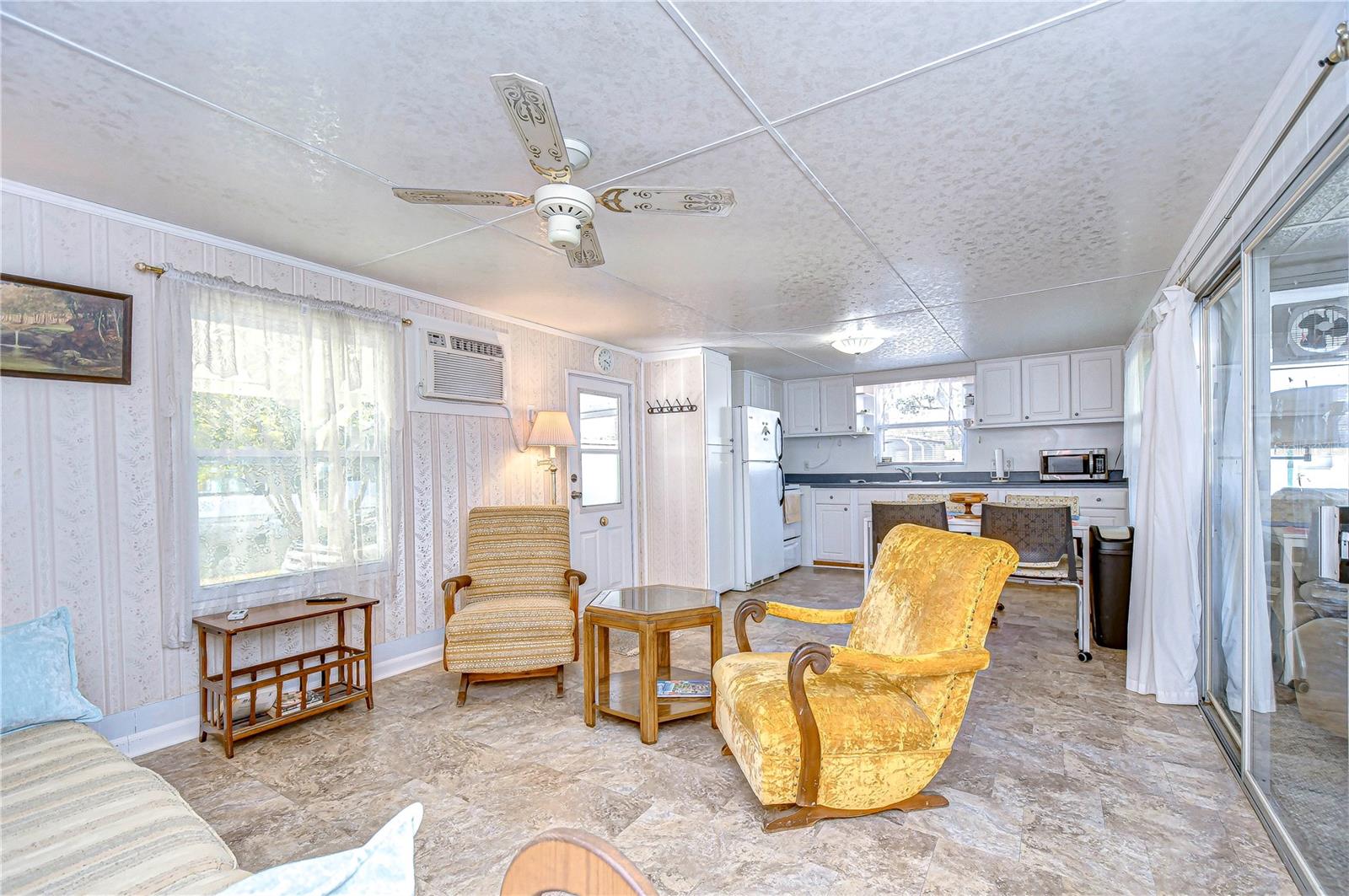 37418 HAMMOND DR, ZEPHYRHILLS, FL, 33541