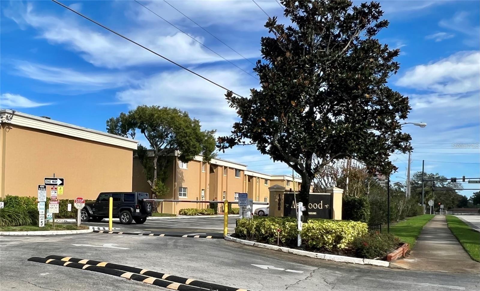 1000 LAKE OF THE WOODS BLVD #H101, FERN PARK, FL, 32730