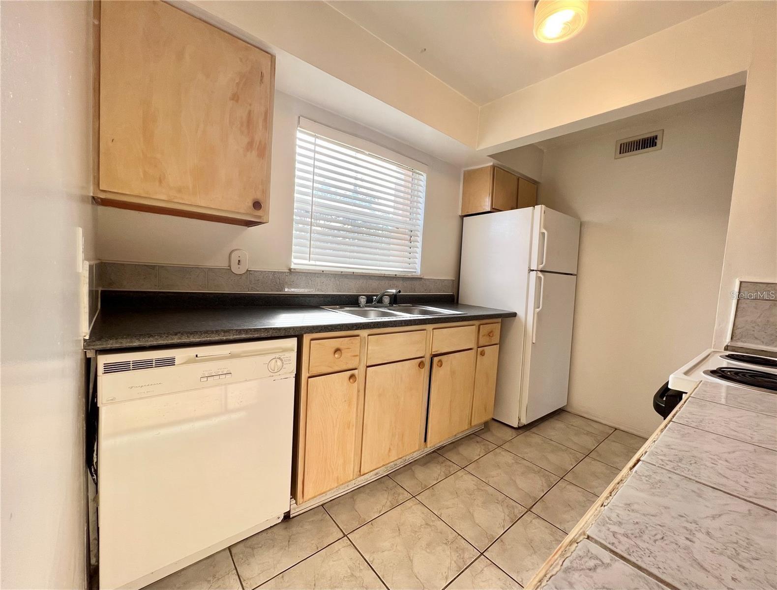 1000 LAKE OF THE WOODS BLVD #H101, FERN PARK, FL, 32730