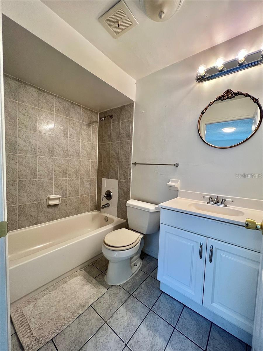 1000 LAKE OF THE WOODS BLVD #H101, FERN PARK, FL, 32730