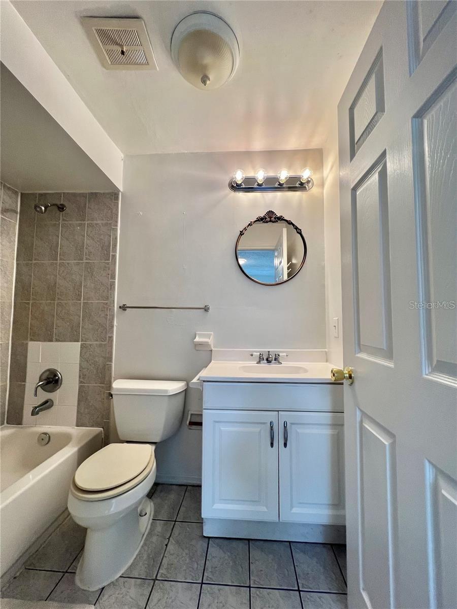 1000 LAKE OF THE WOODS BLVD #H101, FERN PARK, FL, 32730