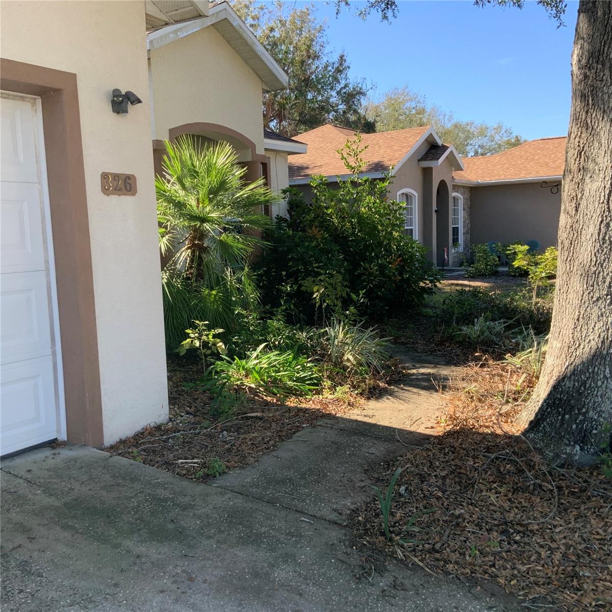 326 BLUFF PASS DR, EUSTIS, FL, 32726