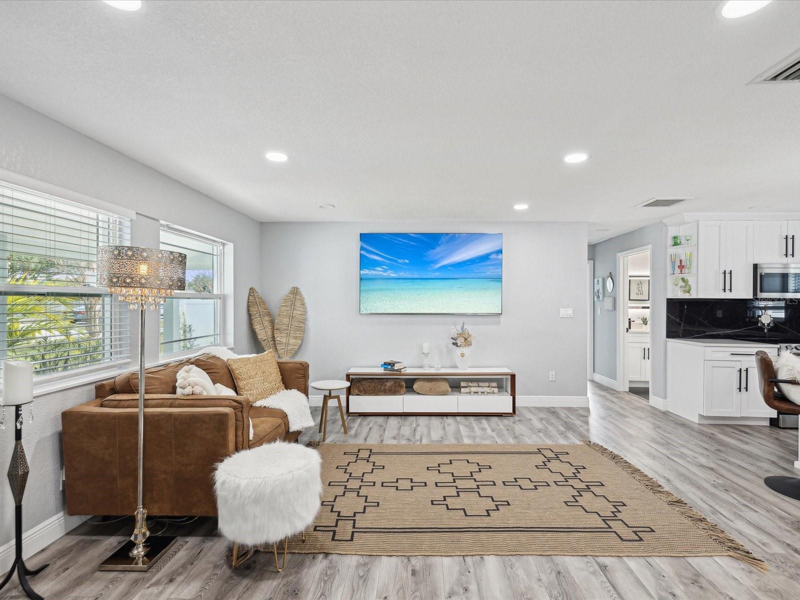 10264 OAKHURST RD, LARGO, FL, 33774