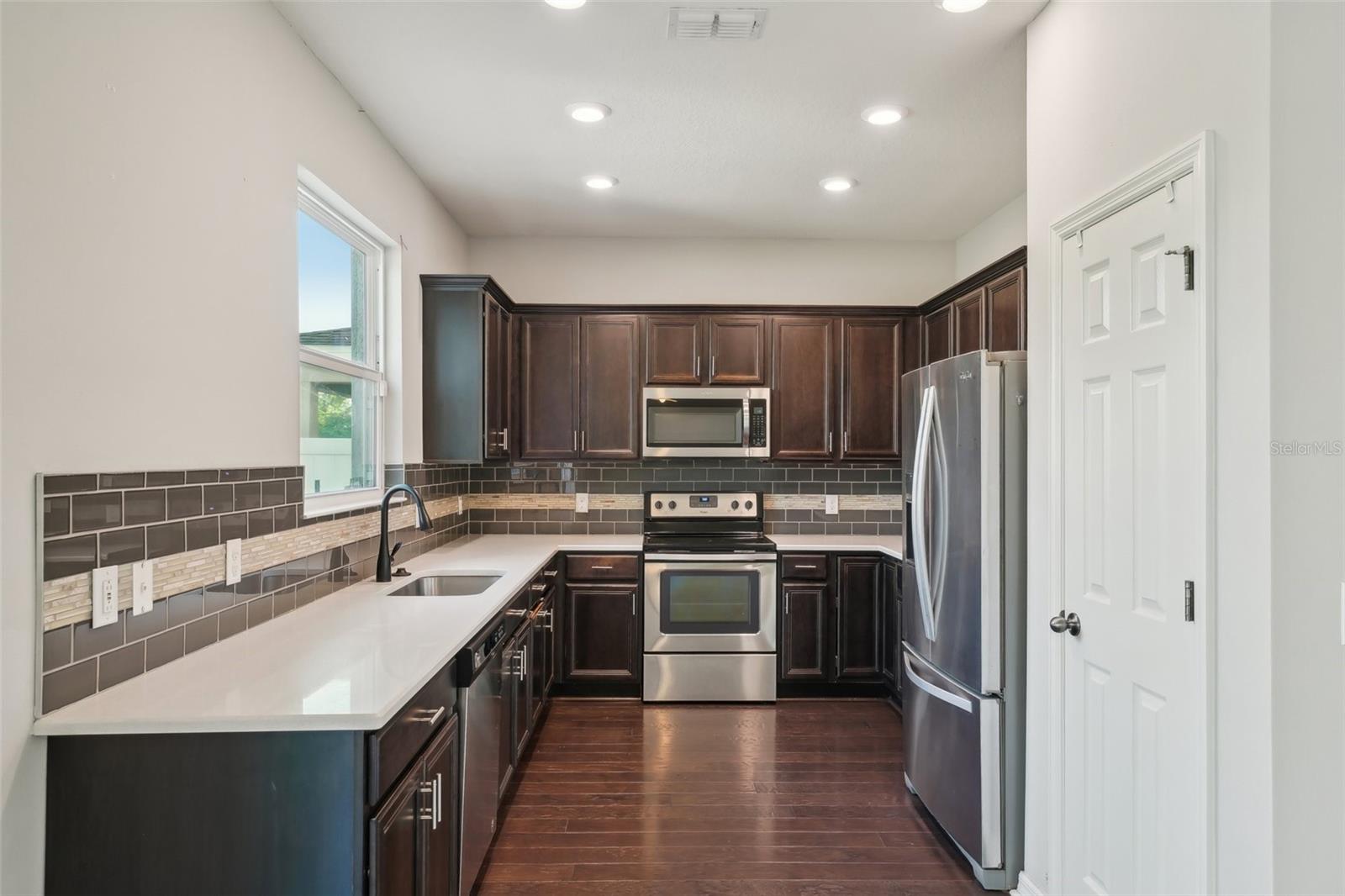 10710 SOUTHERN FOREST DR, RIVERVIEW, FL, 33578