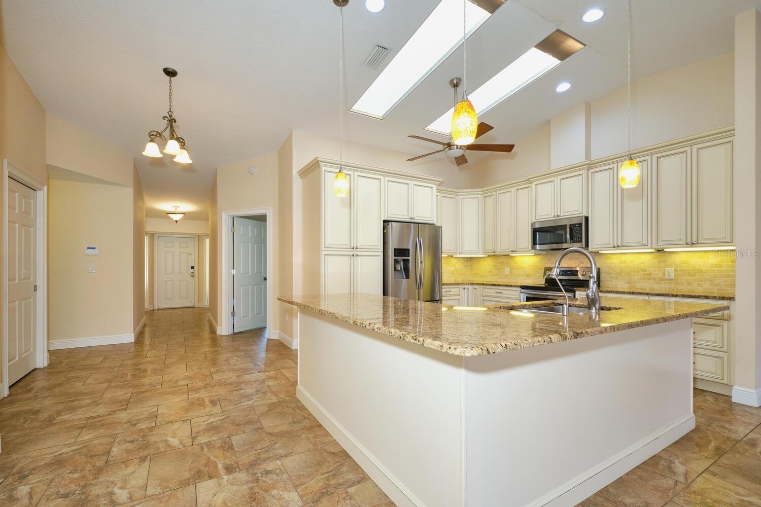 1890 DEBORAH DR #14, PUNTA GORDA, FL, 33950