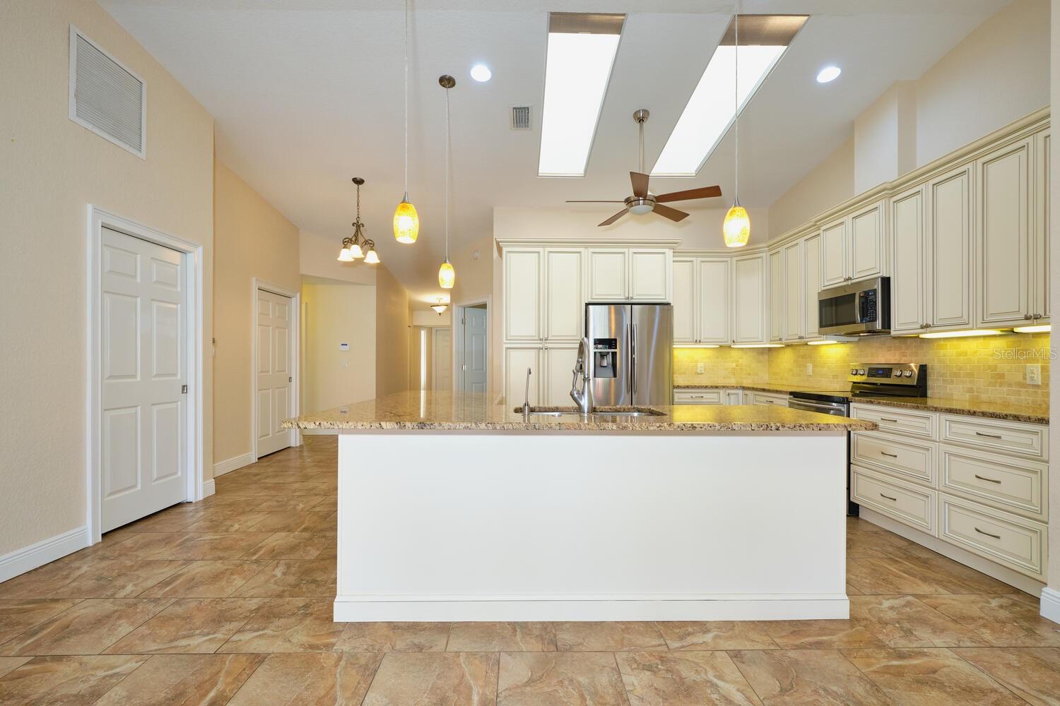 1890 DEBORAH DR #14, PUNTA GORDA, FL, 33950
