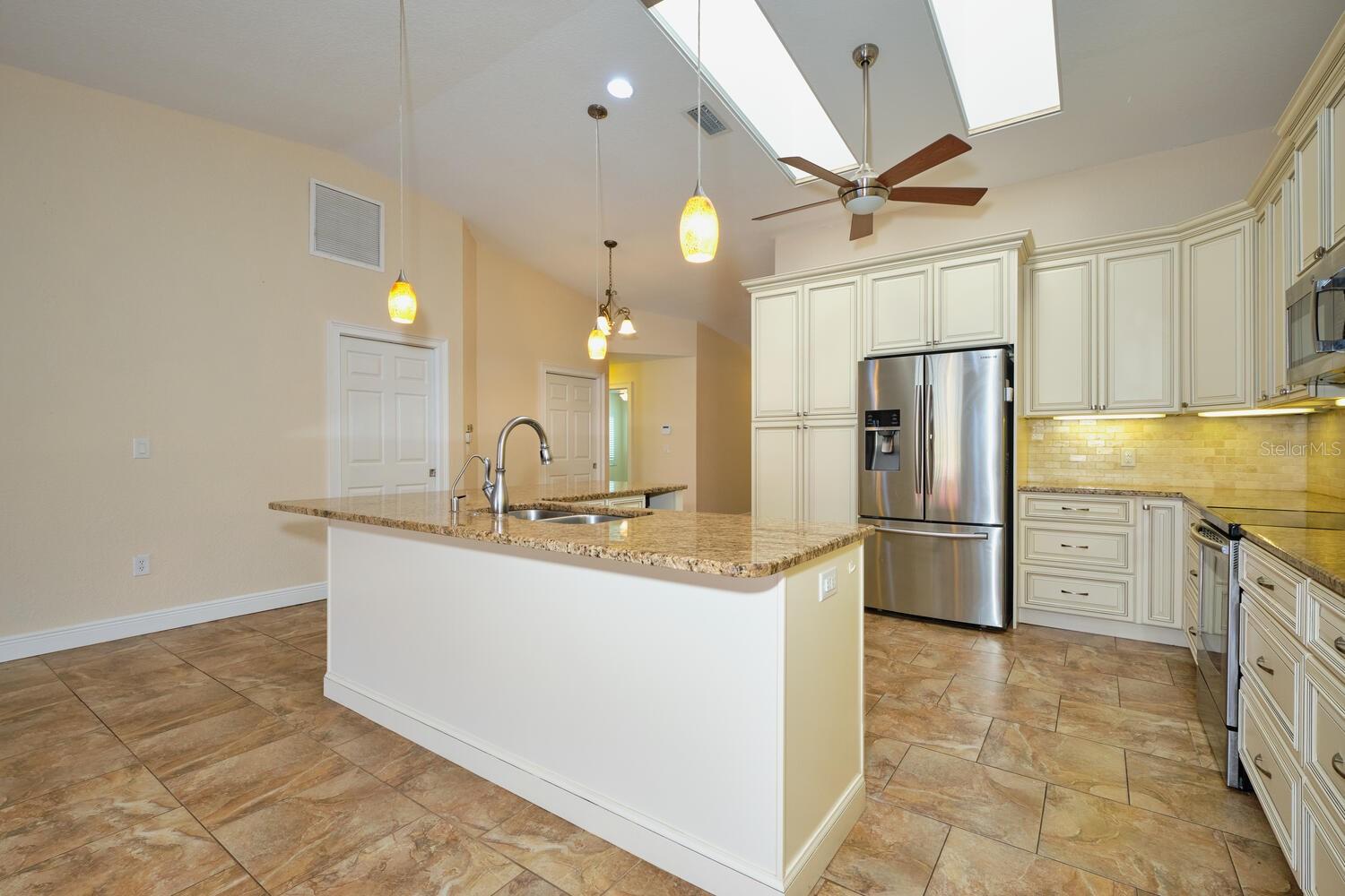 1890 DEBORAH DR #14, PUNTA GORDA, FL, 33950