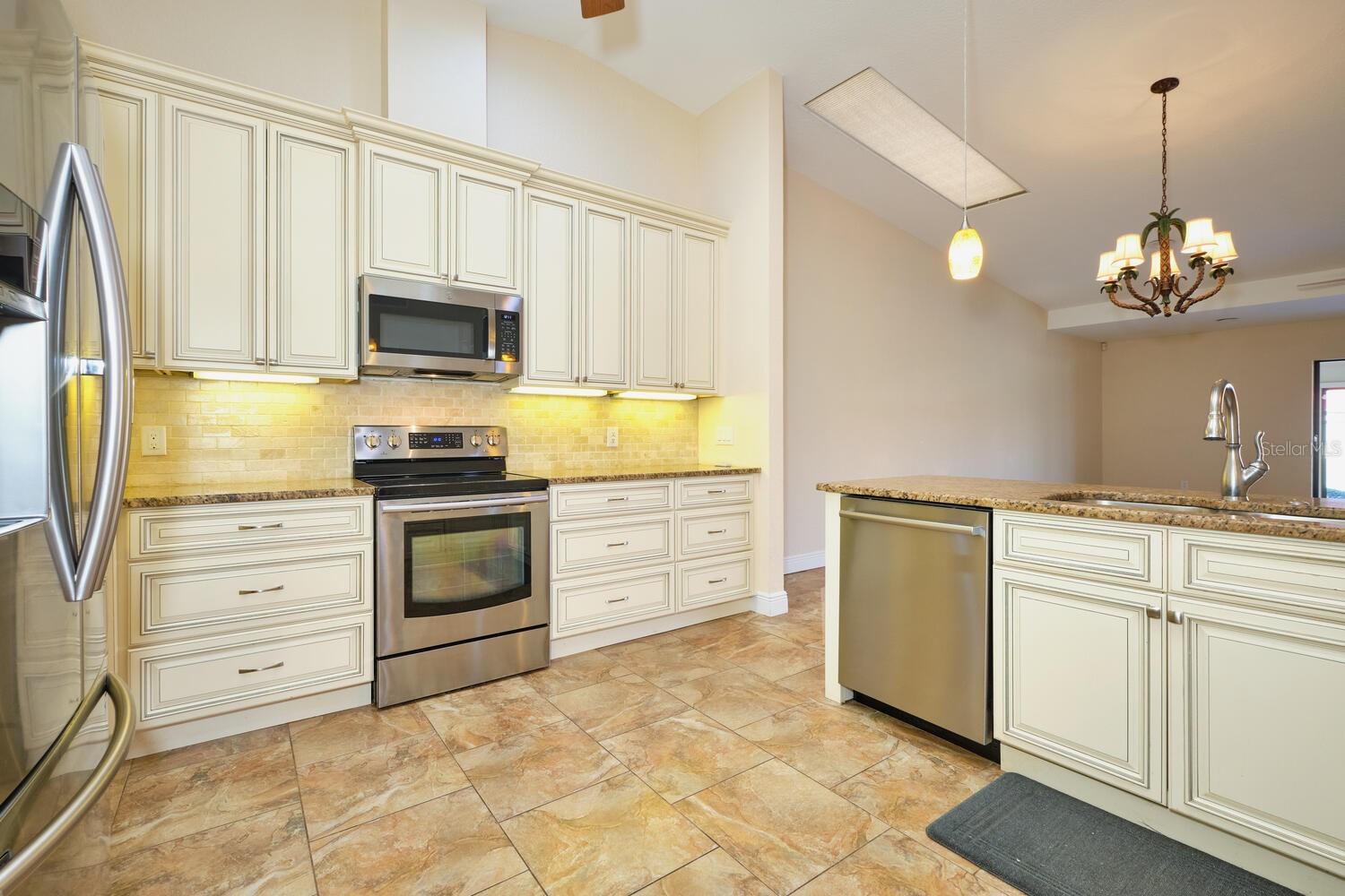 1890 DEBORAH DR #14, PUNTA GORDA, FL, 33950