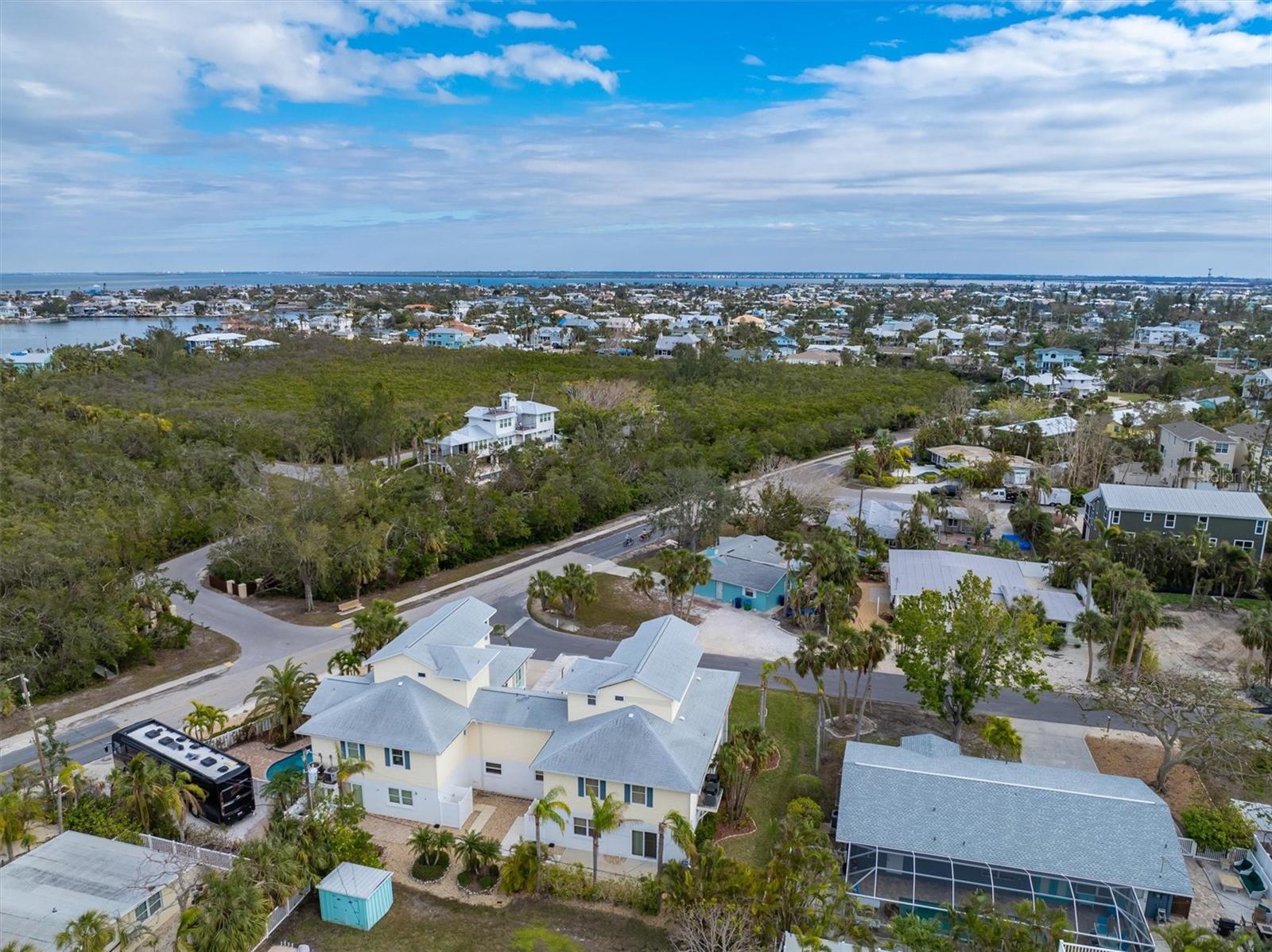 220 82ND ST, HOLMES BEACH, FL, 34217