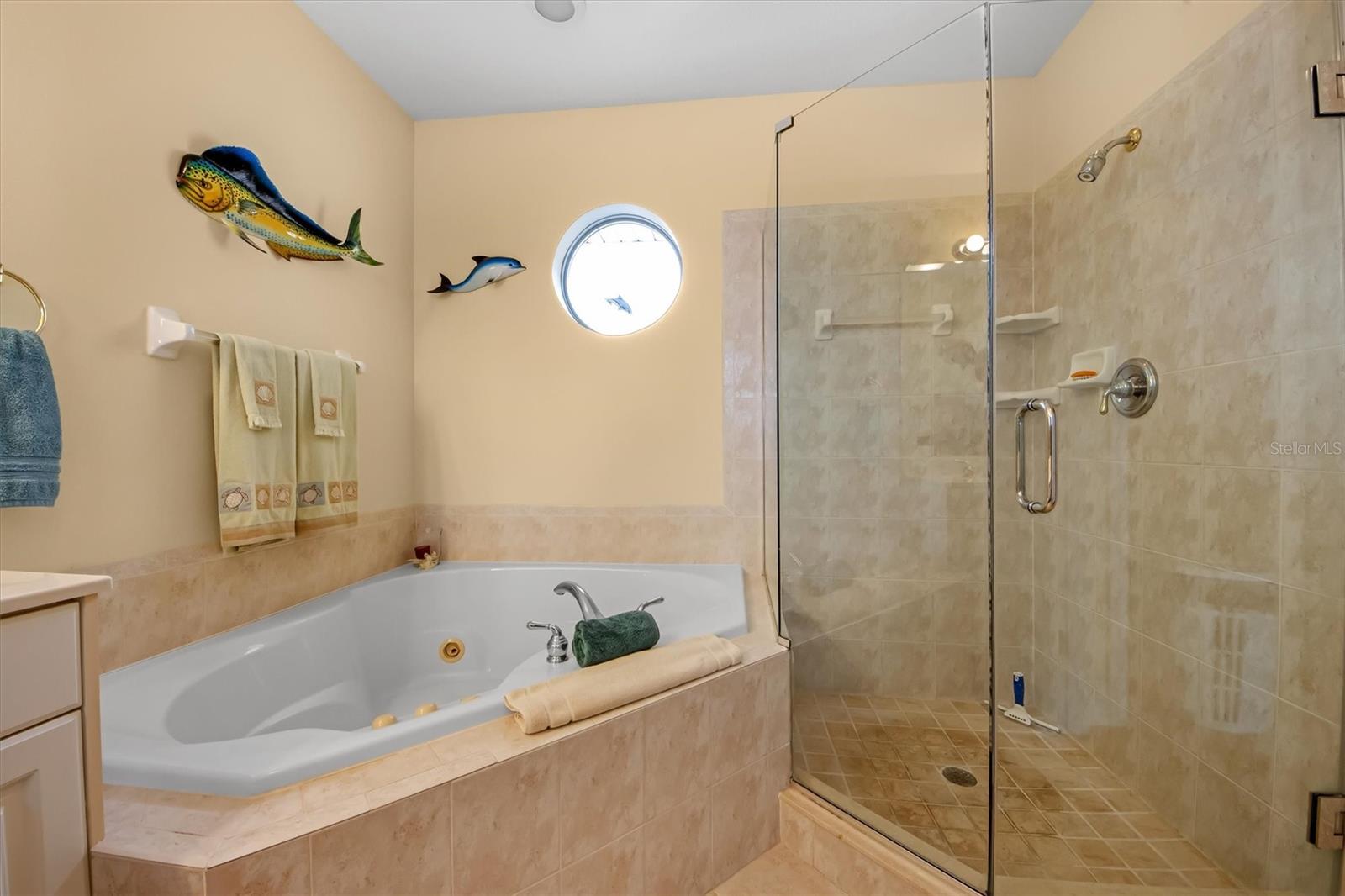 220 82ND ST, HOLMES BEACH, FL, 34217