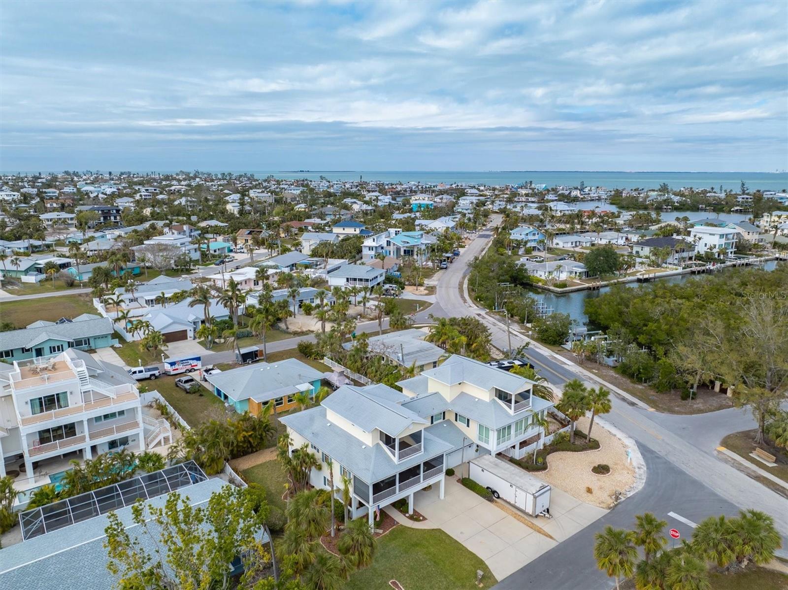 220 82ND ST, HOLMES BEACH, FL, 34217