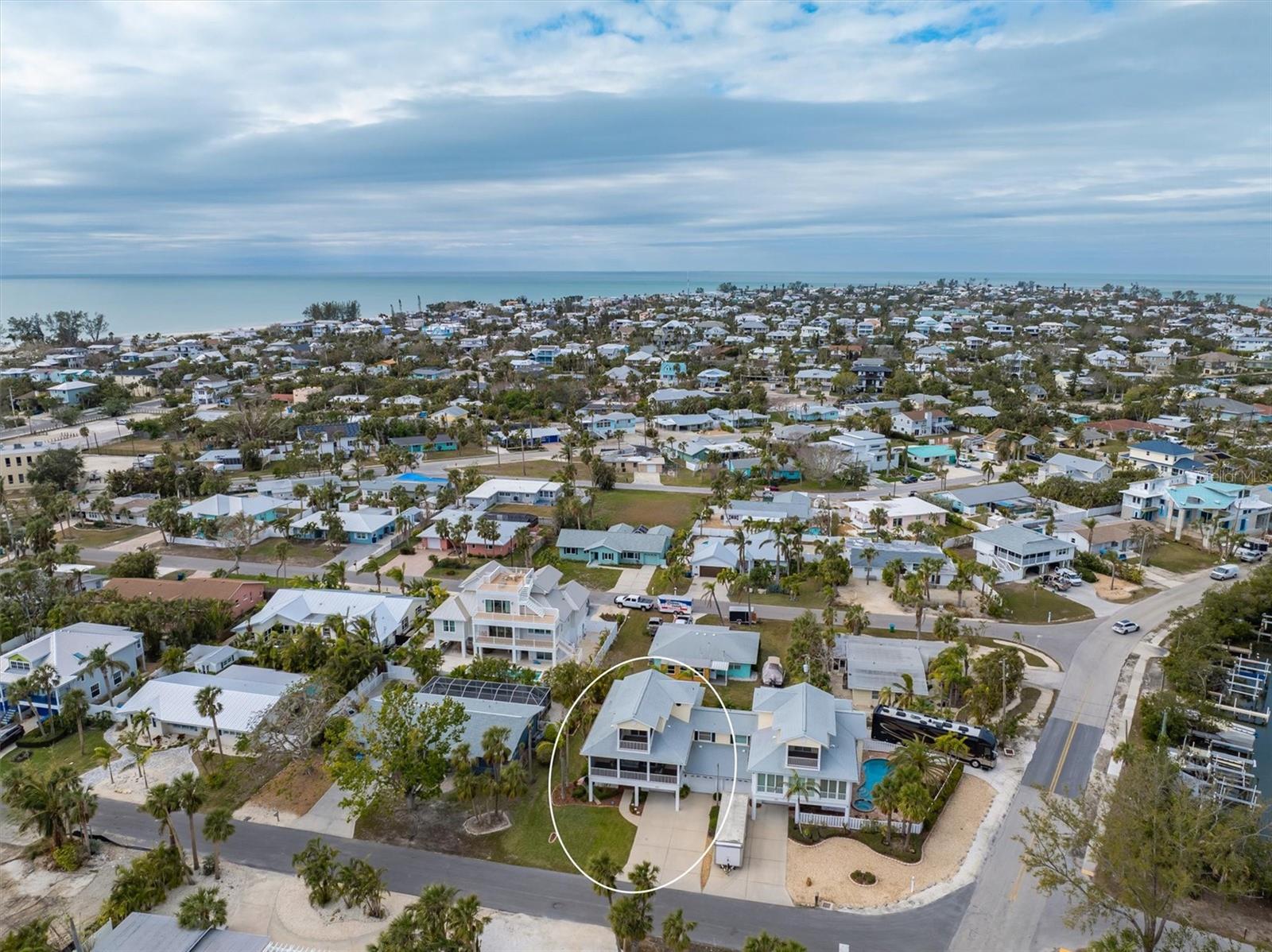 220 82ND ST, HOLMES BEACH, FL, 34217