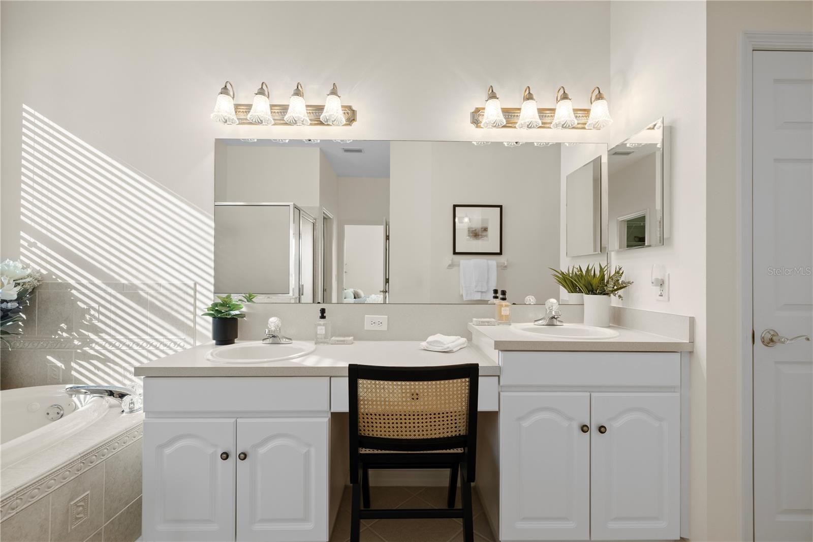 15555 MARTINMEADOW DR, LITHIA, FL, 33547