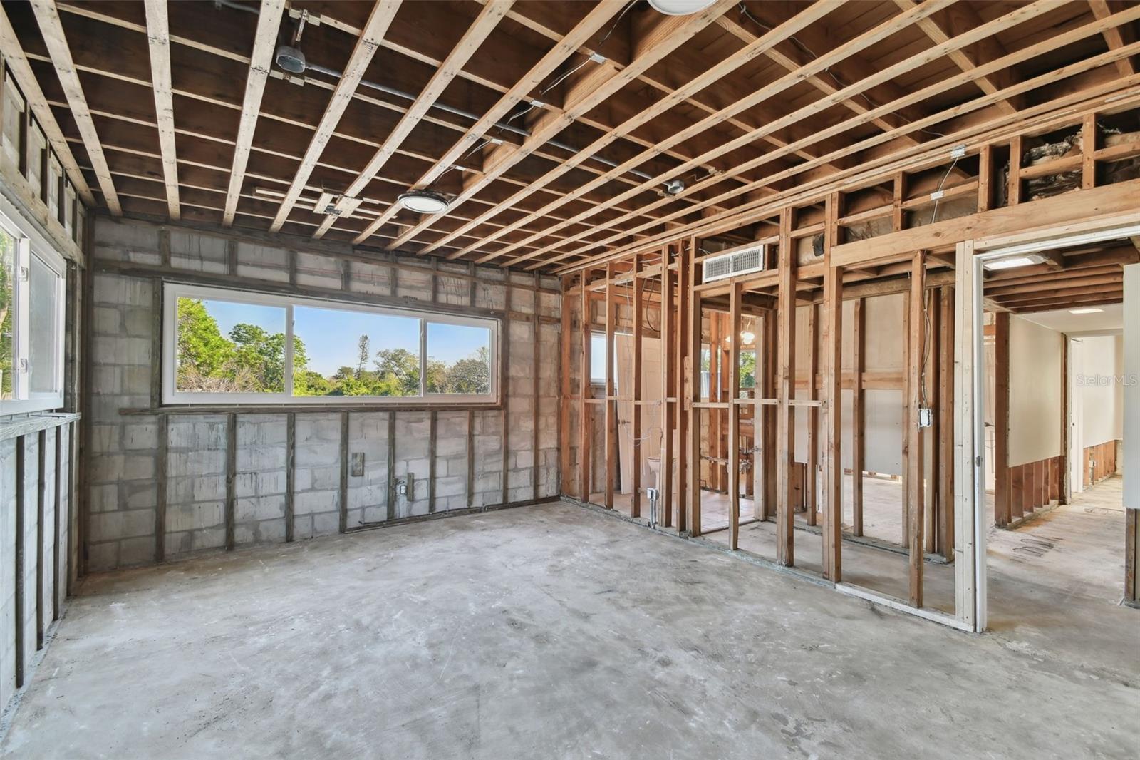 11401 SEMINOLE BLVD, LARGO, FL, 33778