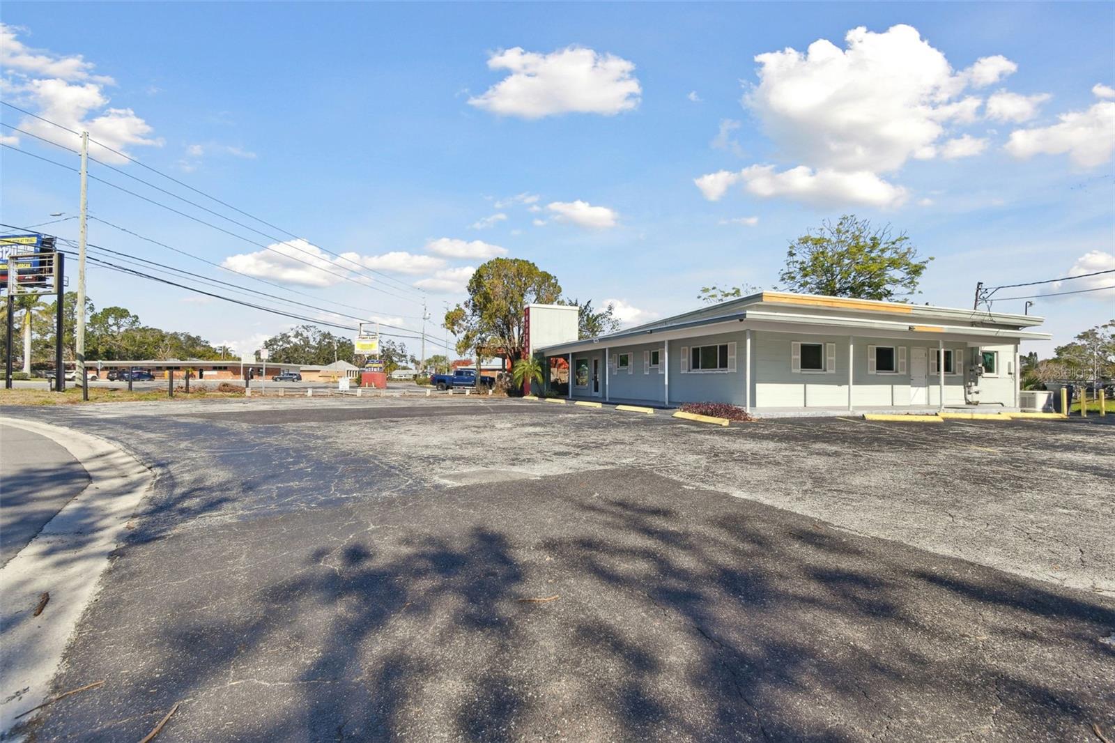 11401 SEMINOLE BLVD, LARGO, FL, 33778