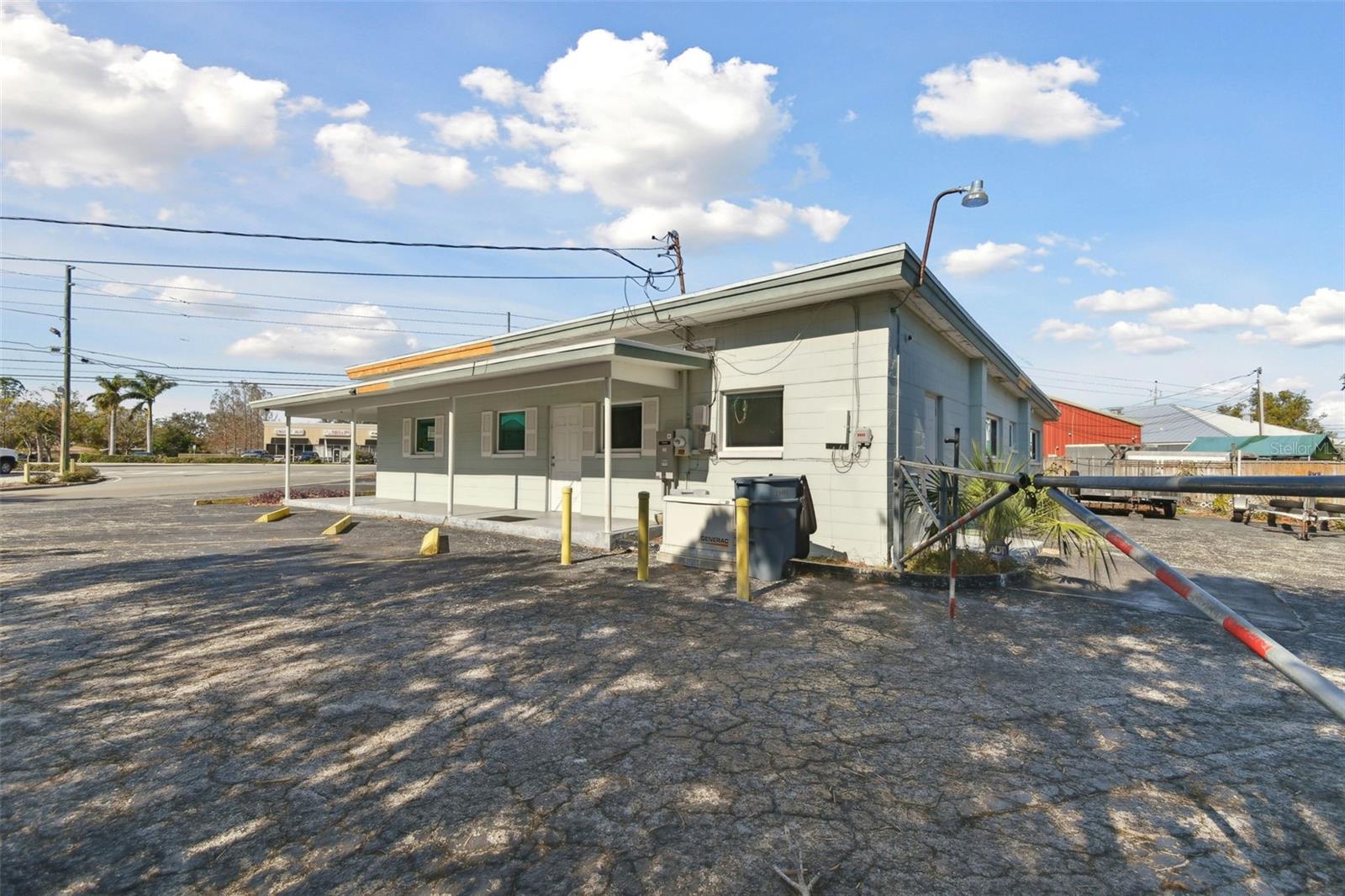 11401 SEMINOLE BLVD, LARGO, FL, 33778