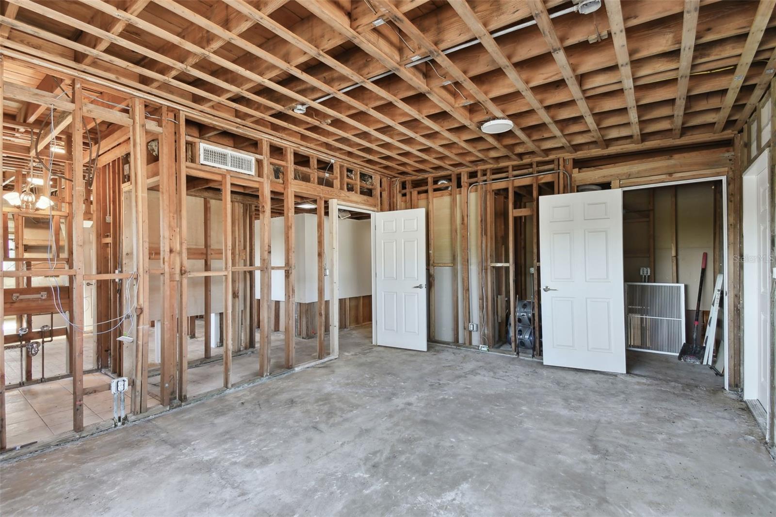 11401 SEMINOLE BLVD, LARGO, FL, 33778