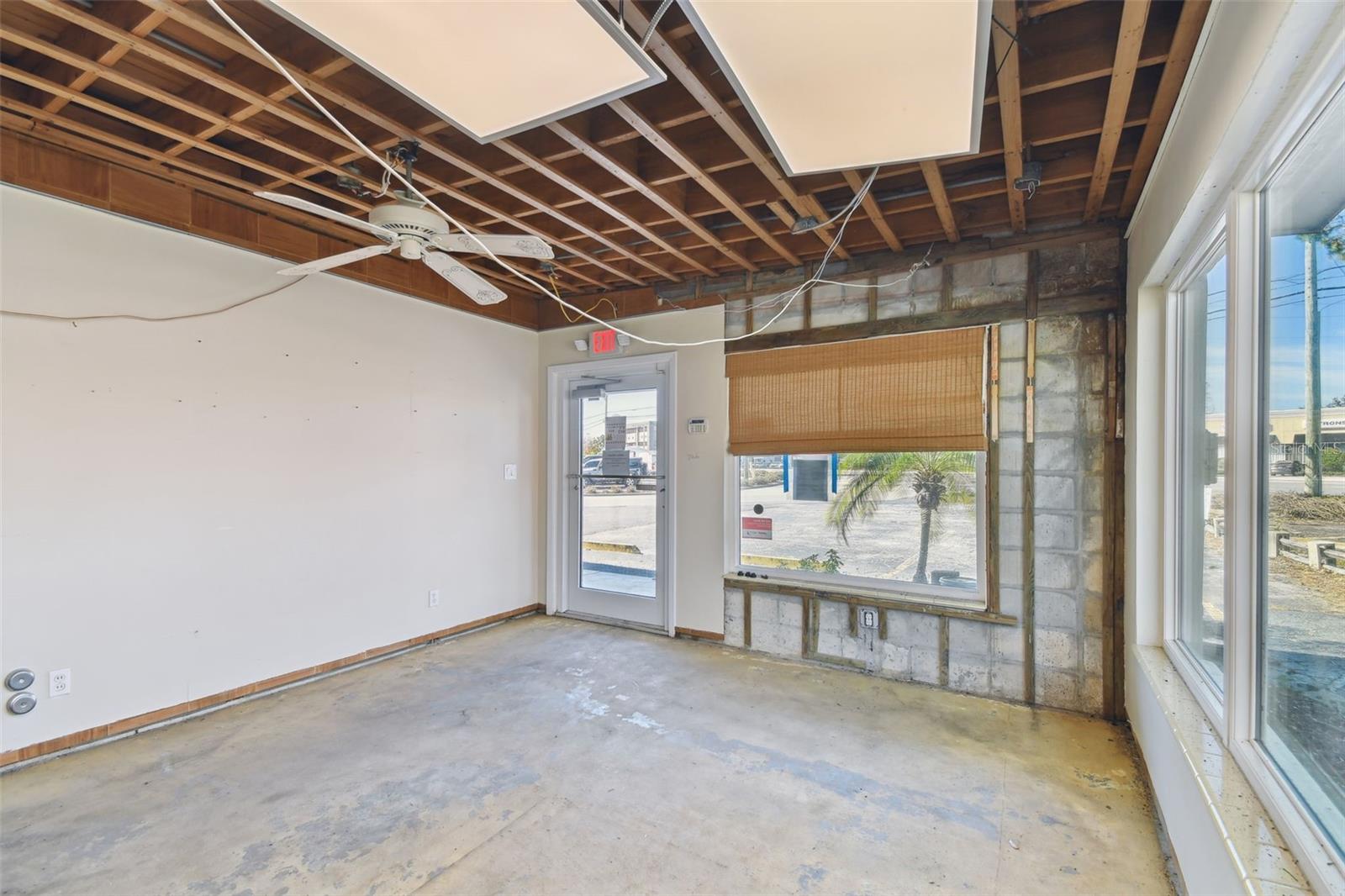 11401 SEMINOLE BLVD, LARGO, FL, 33778