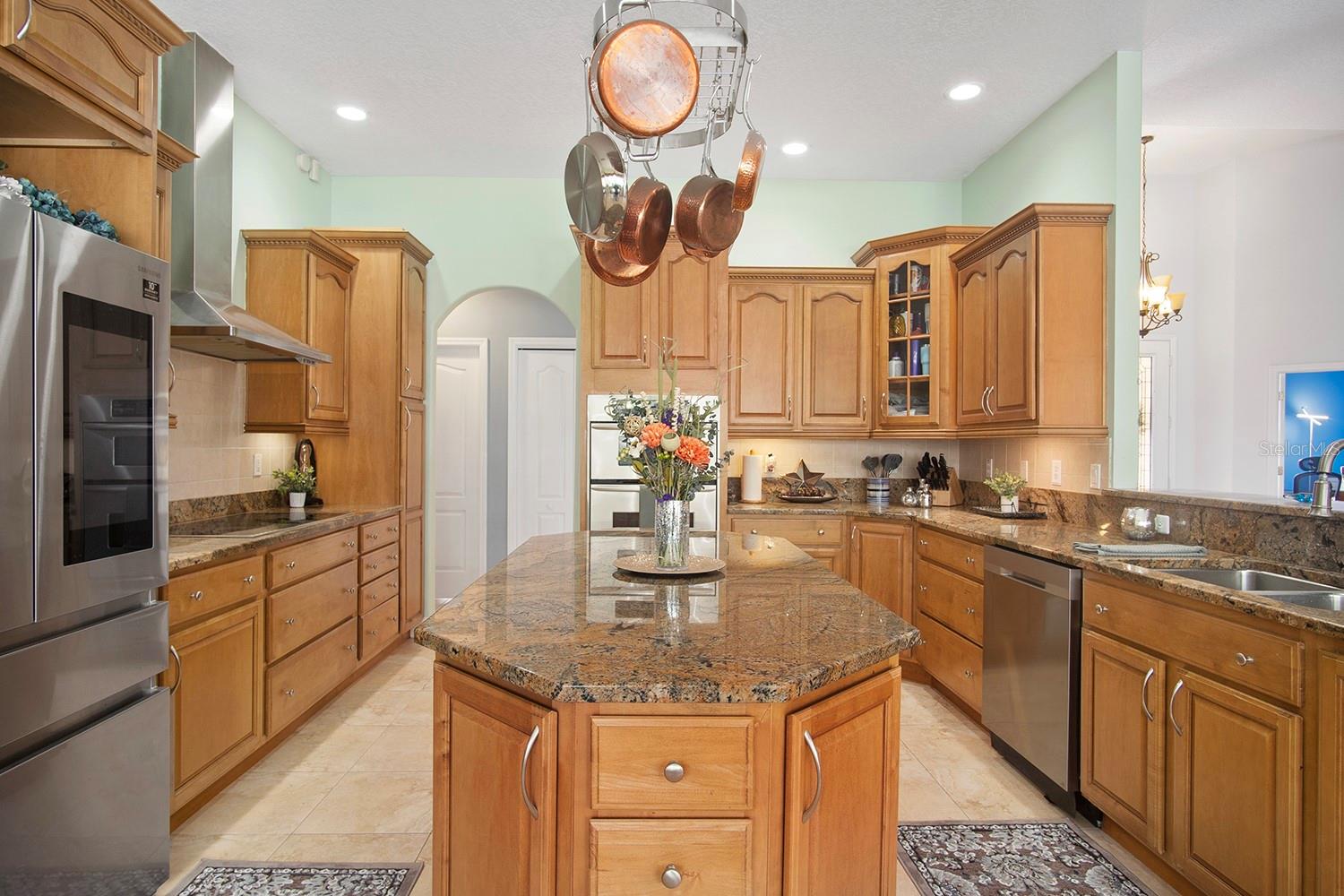 10331 FOX SPARROW AVE, WEEKI WACHEE, FL, 34613