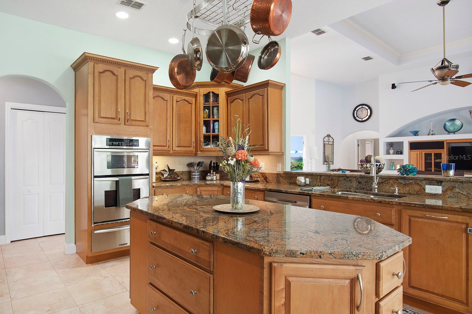 10331 FOX SPARROW AVE, WEEKI WACHEE, FL, 34613