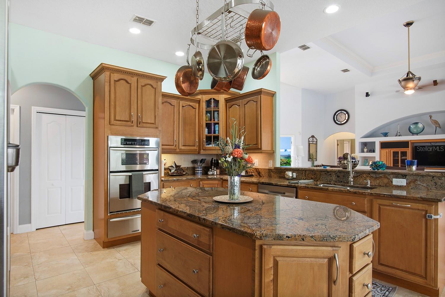 10331 FOX SPARROW AVE, WEEKI WACHEE, FL, 34613