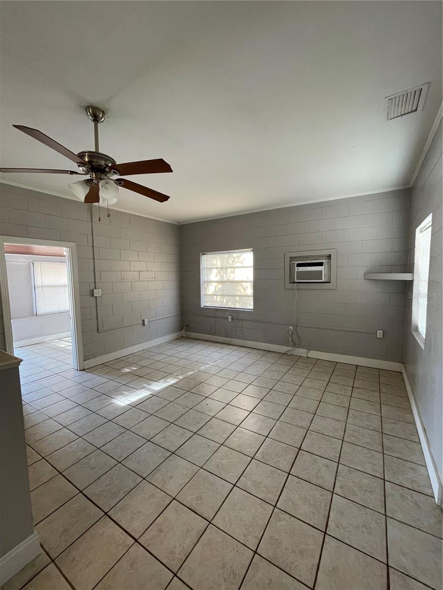 30 LAKESIDE AVE, UMATILLA, FL, 32784