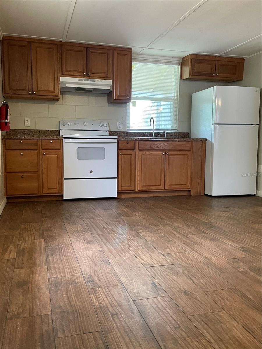 30 LAKESIDE AVE, UMATILLA, FL, 32784