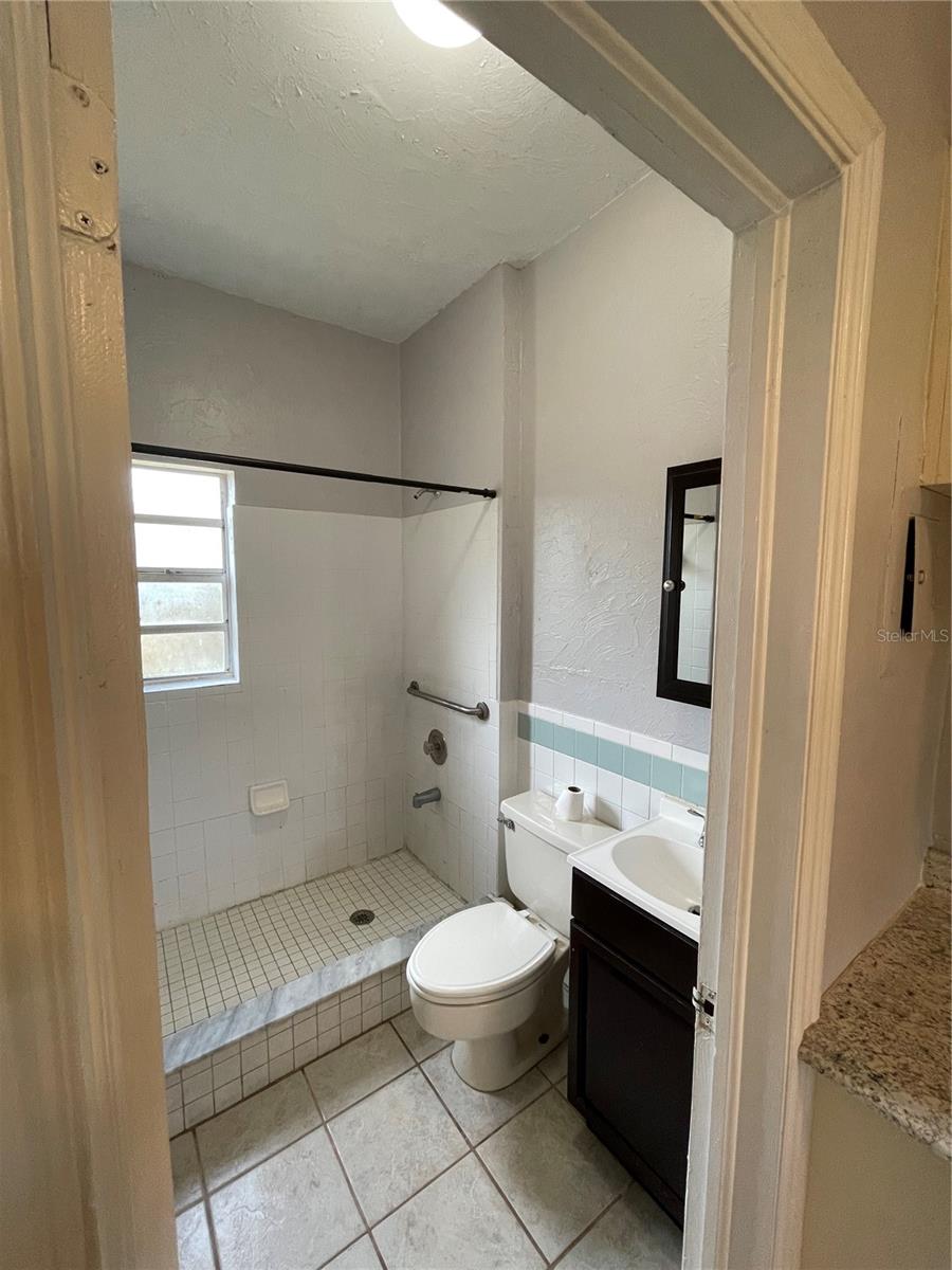 30 LAKESIDE AVE, UMATILLA, FL, 32784