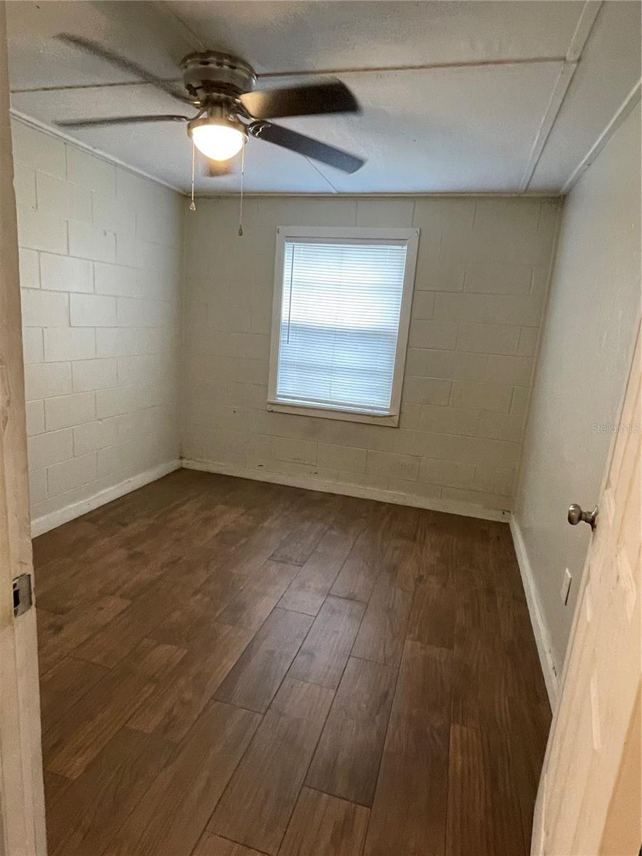30 LAKESIDE AVE, UMATILLA, FL, 32784