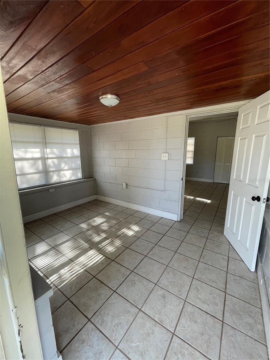30 LAKESIDE AVE, UMATILLA, FL, 32784