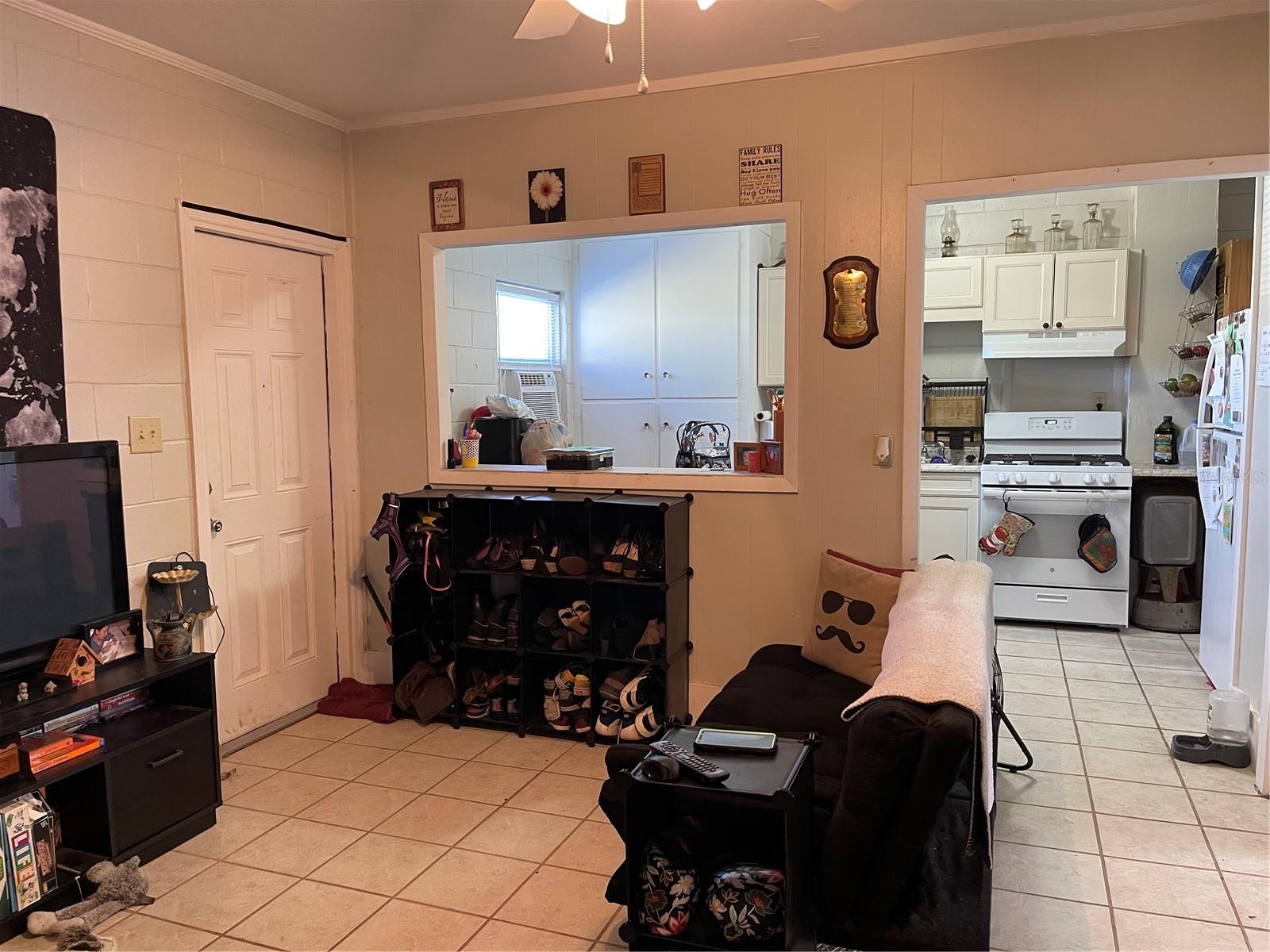 30 LAKESIDE AVE, UMATILLA, FL, 32784