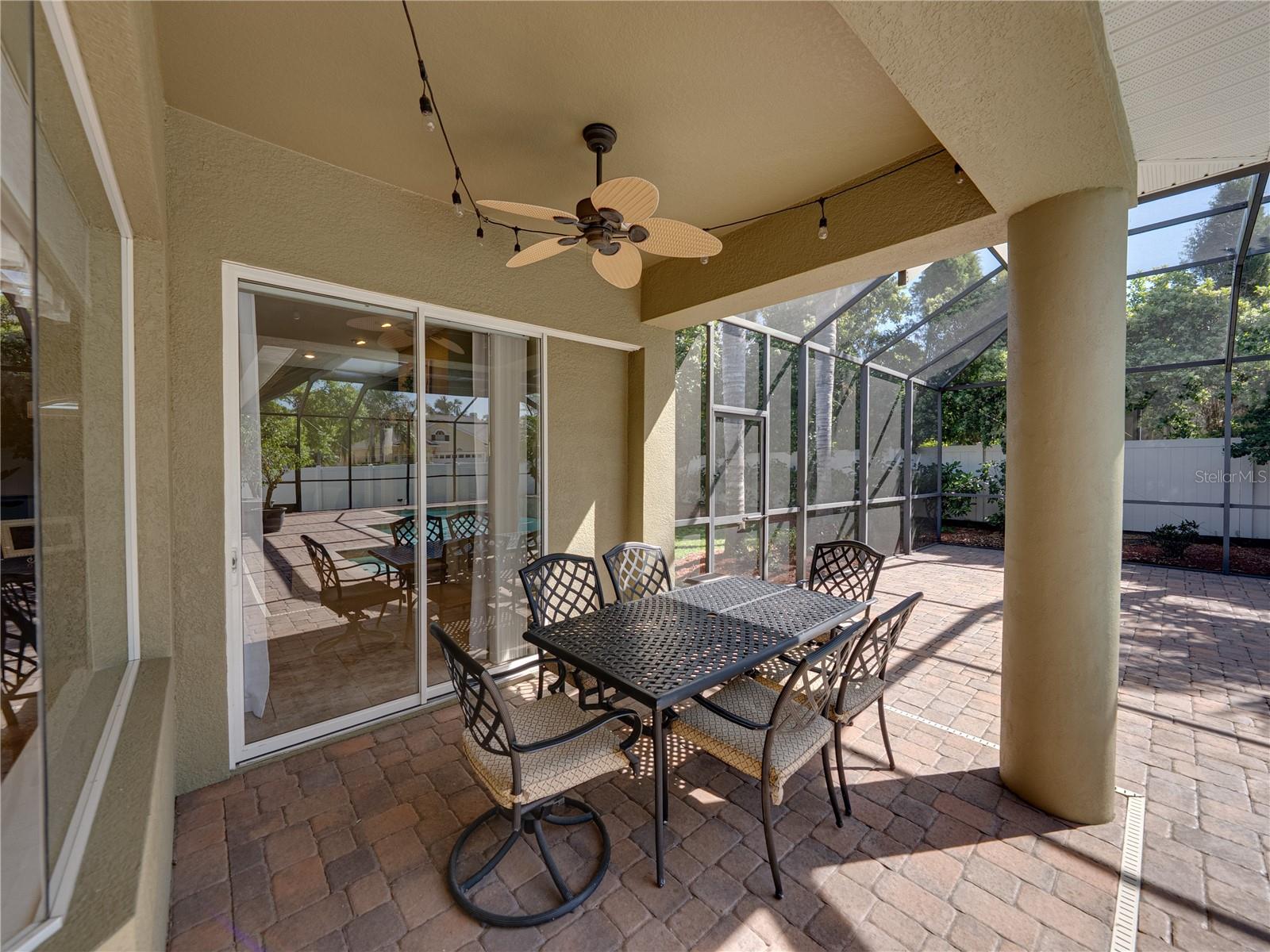 1111 CARRIAGE PARK DR, VALRICO, FL, 33594