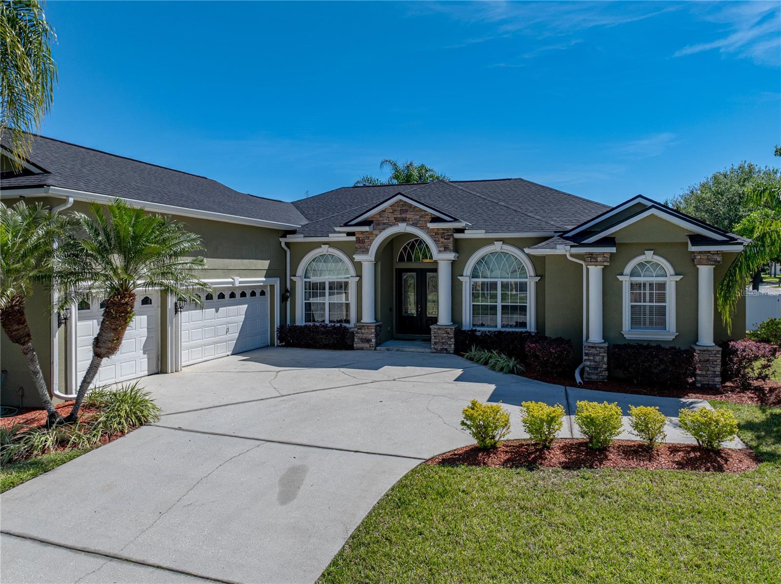 1111 CARRIAGE PARK DR, VALRICO, FL, 33594