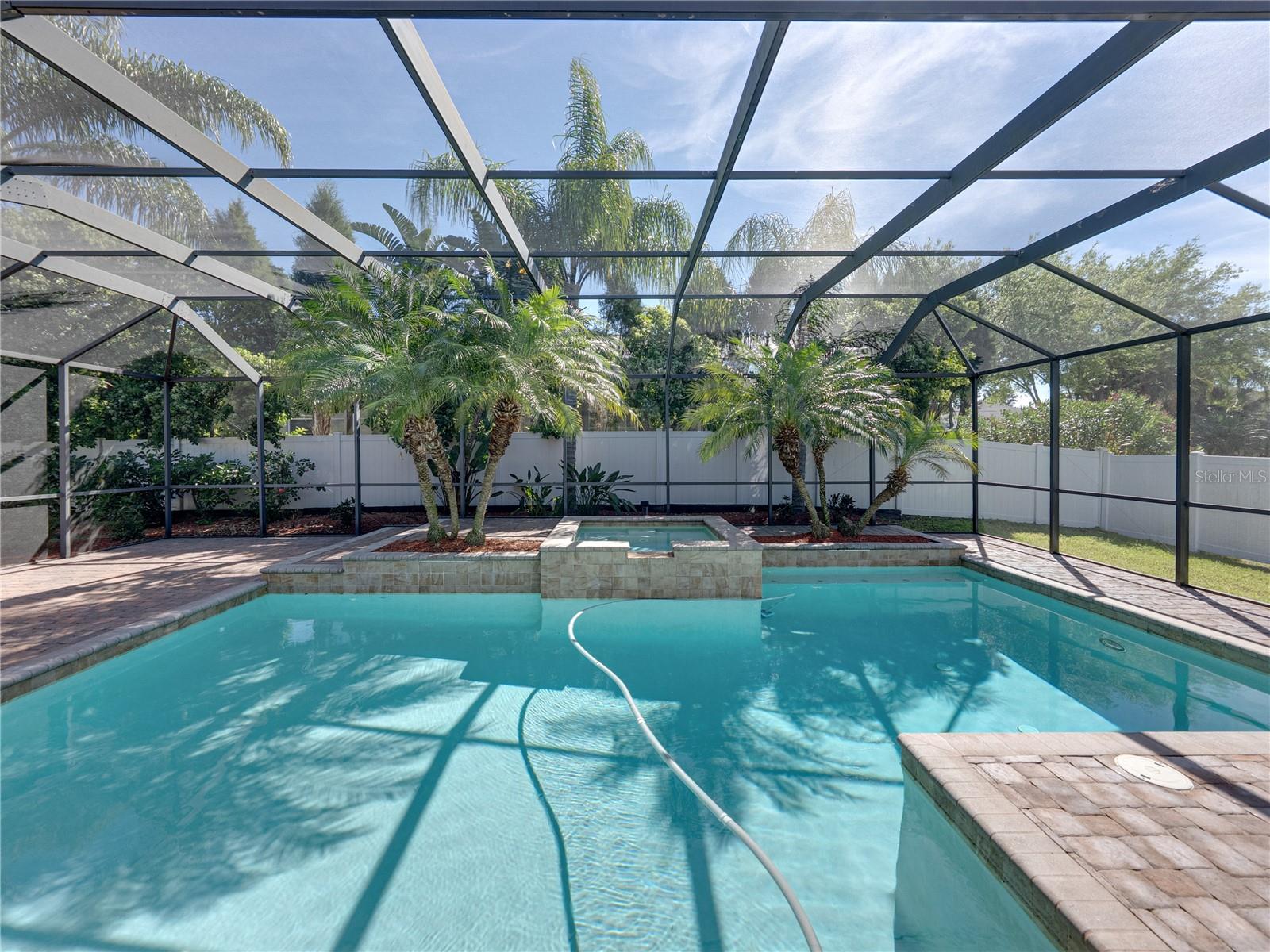 1111 CARRIAGE PARK DR, VALRICO, FL, 33594