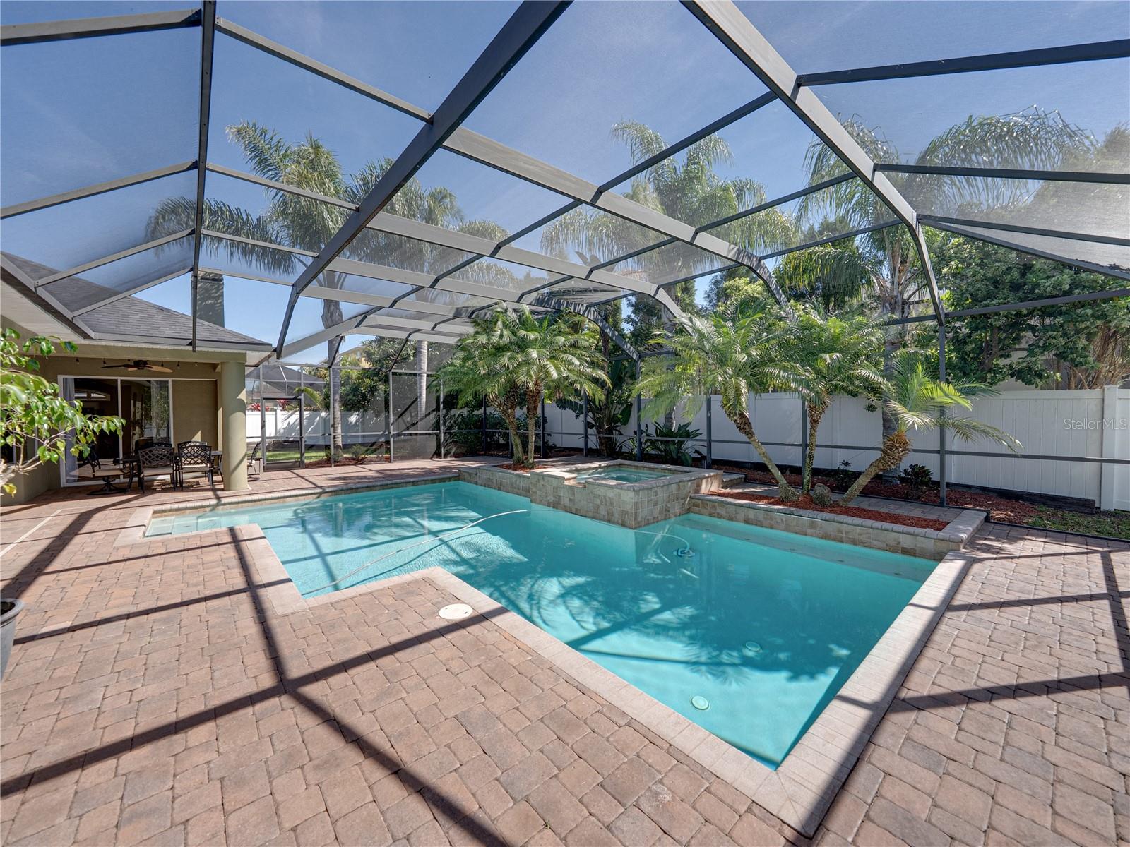 1111 CARRIAGE PARK DR, VALRICO, FL, 33594