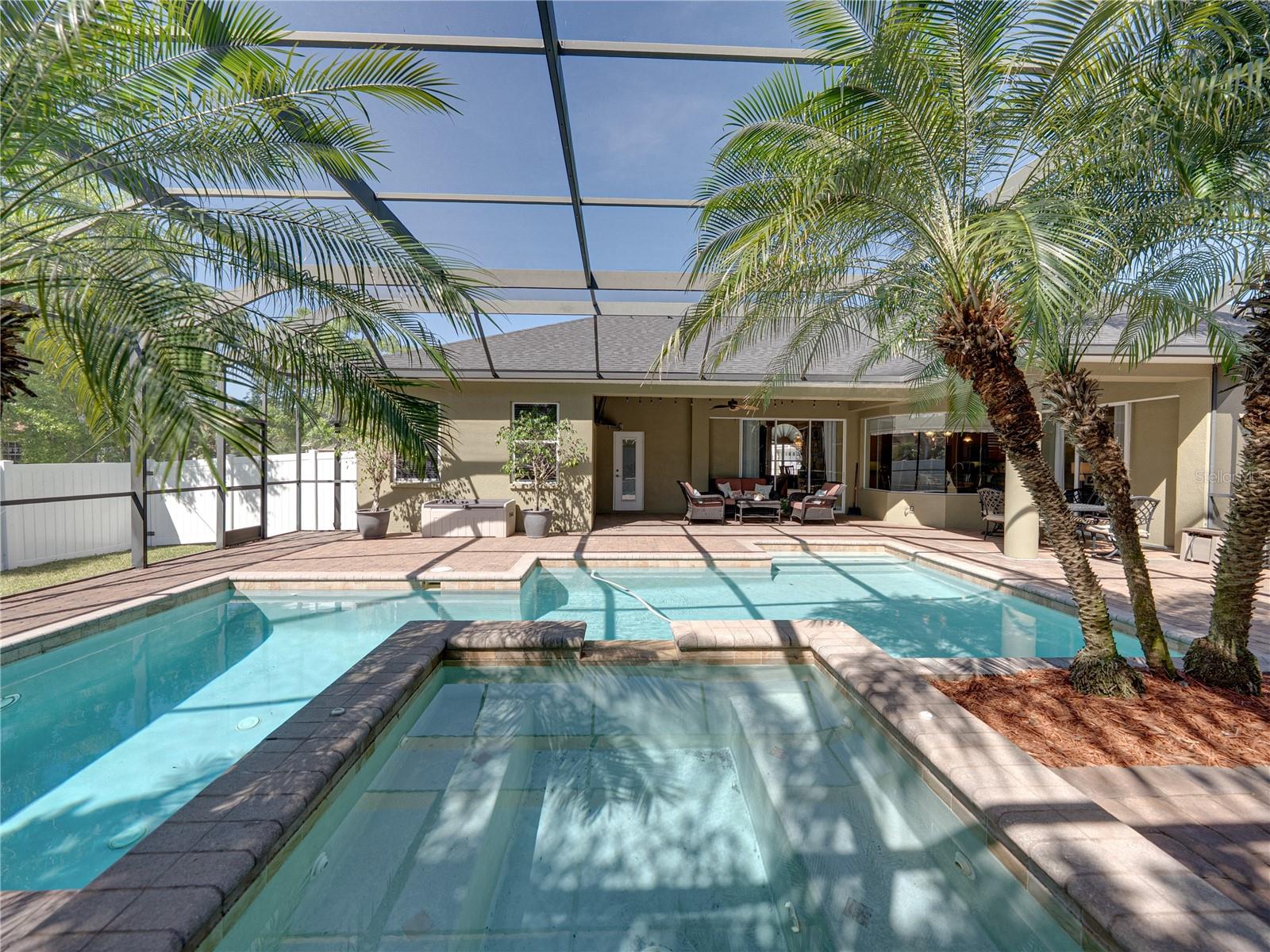 1111 CARRIAGE PARK DR, VALRICO, FL, 33594